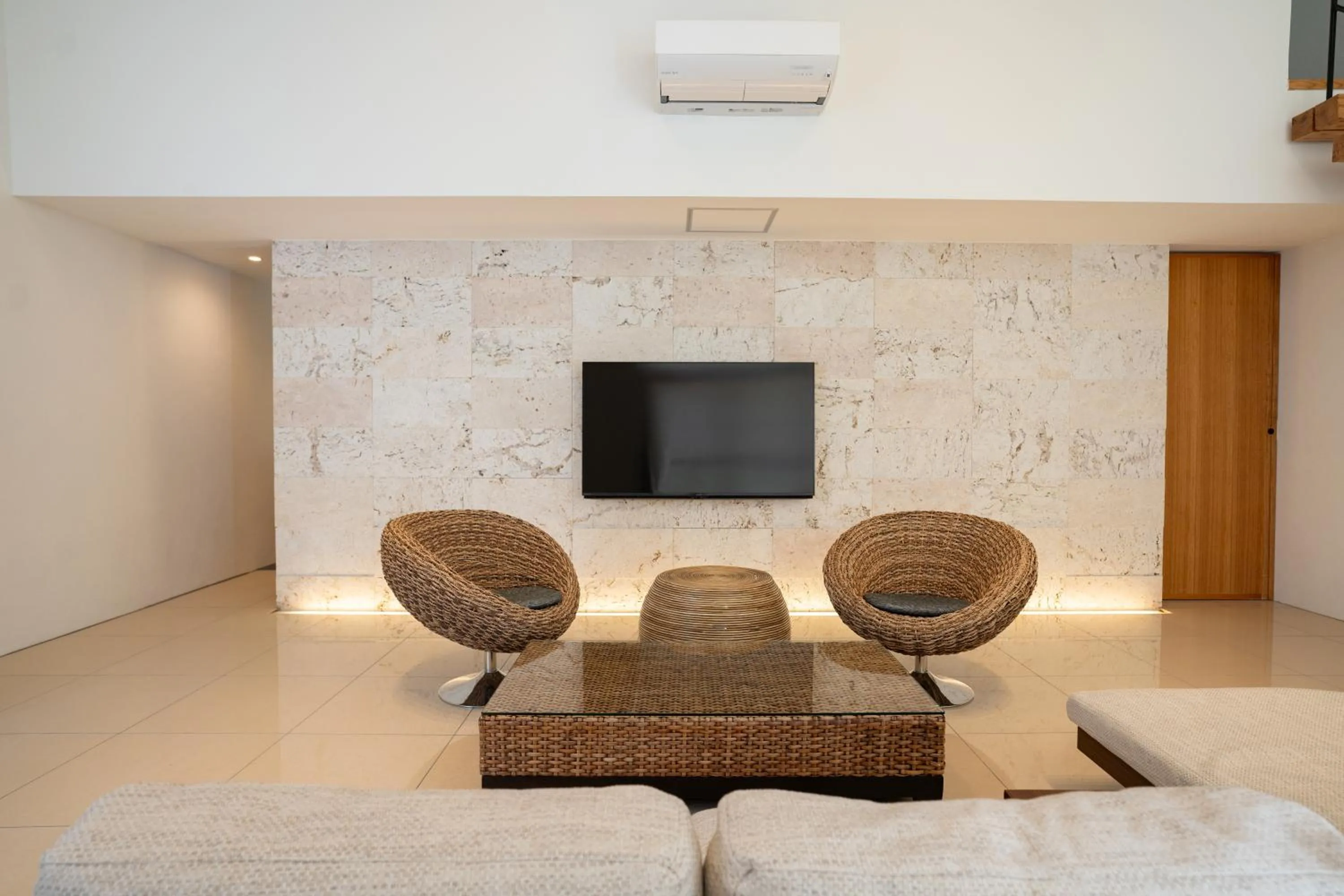 Living room in Secret Villas by Relapool