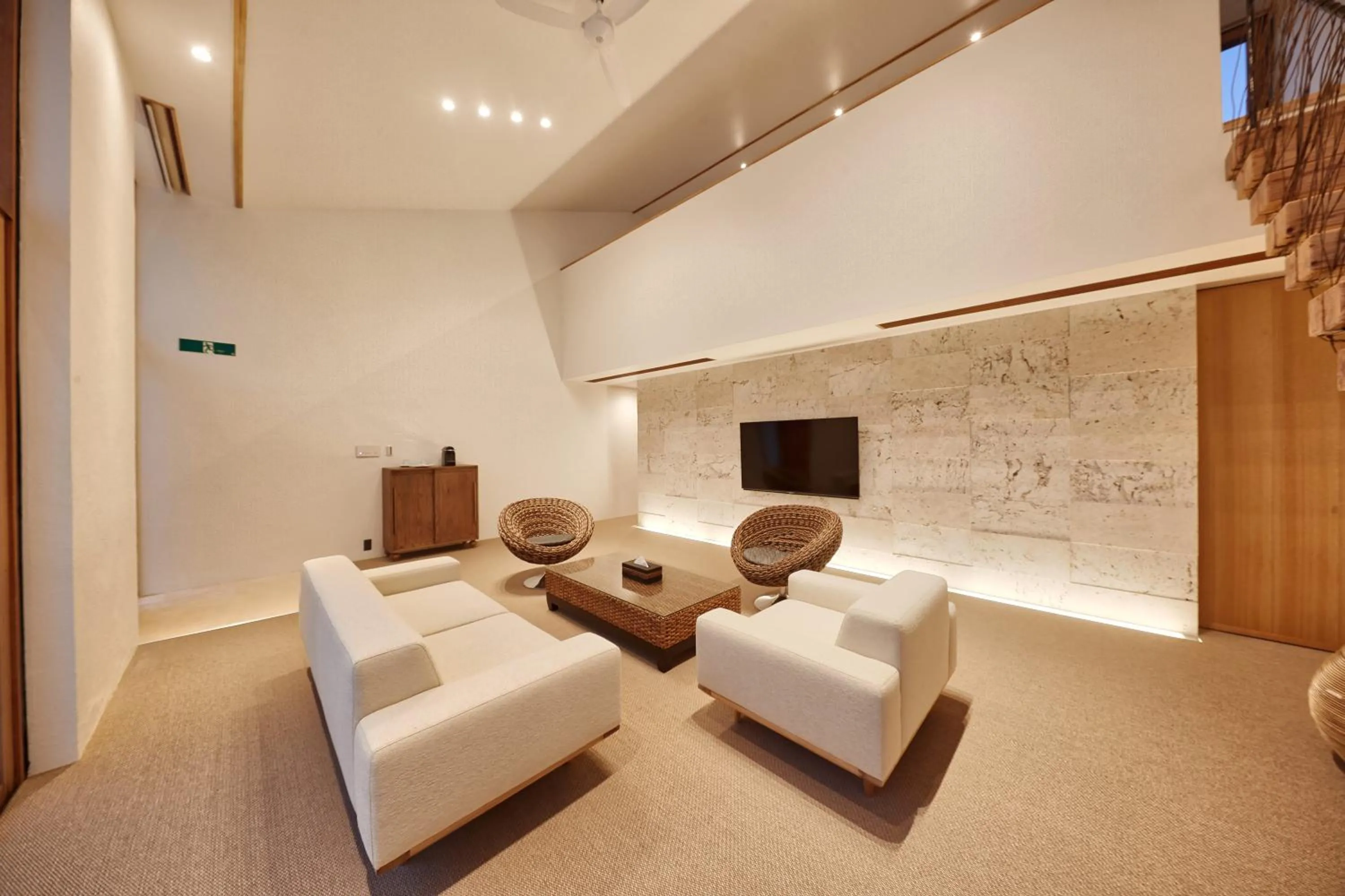 Living room in Secret Villas by Relapool