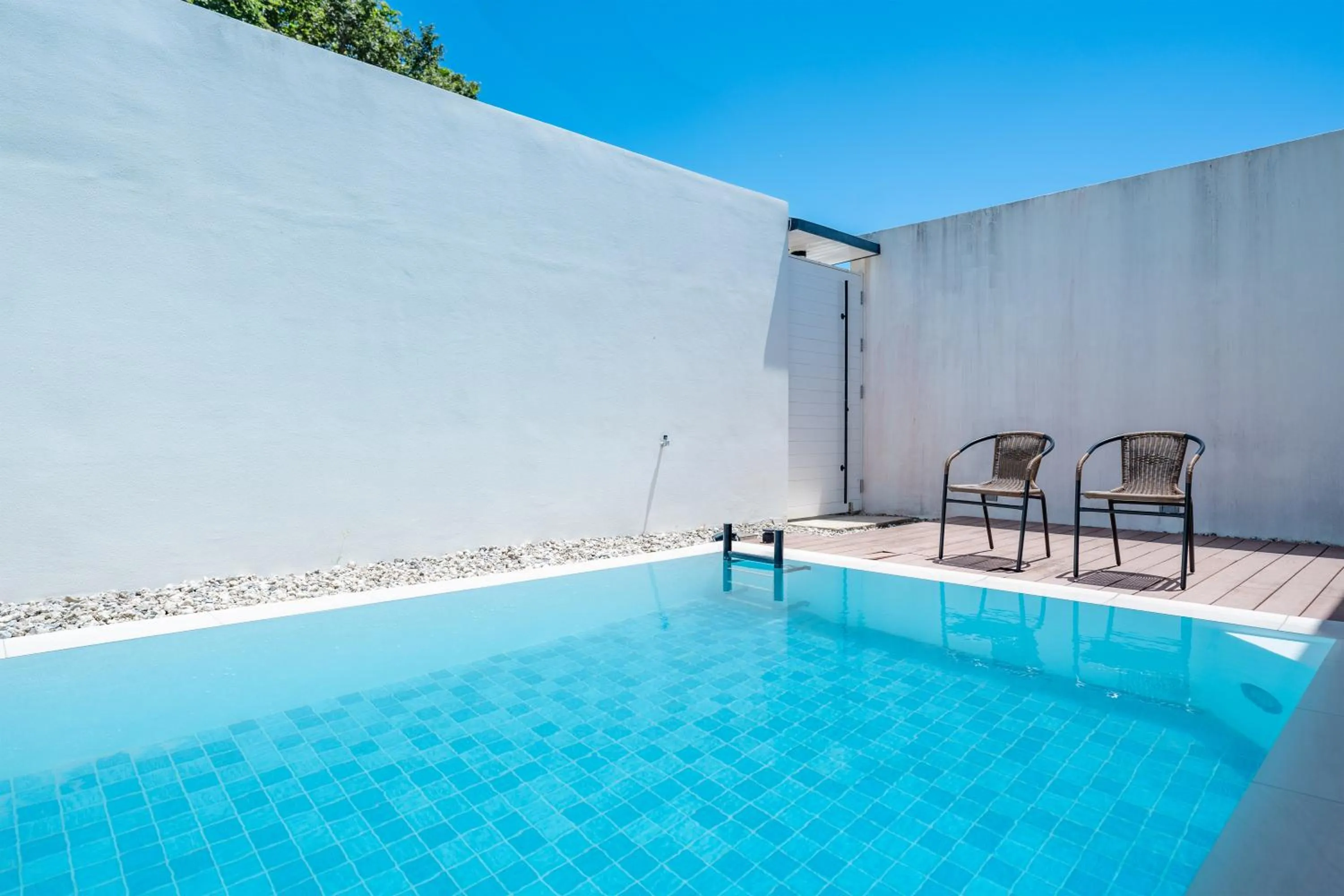 Balcony/Terrace in Secret Villas by Relapool