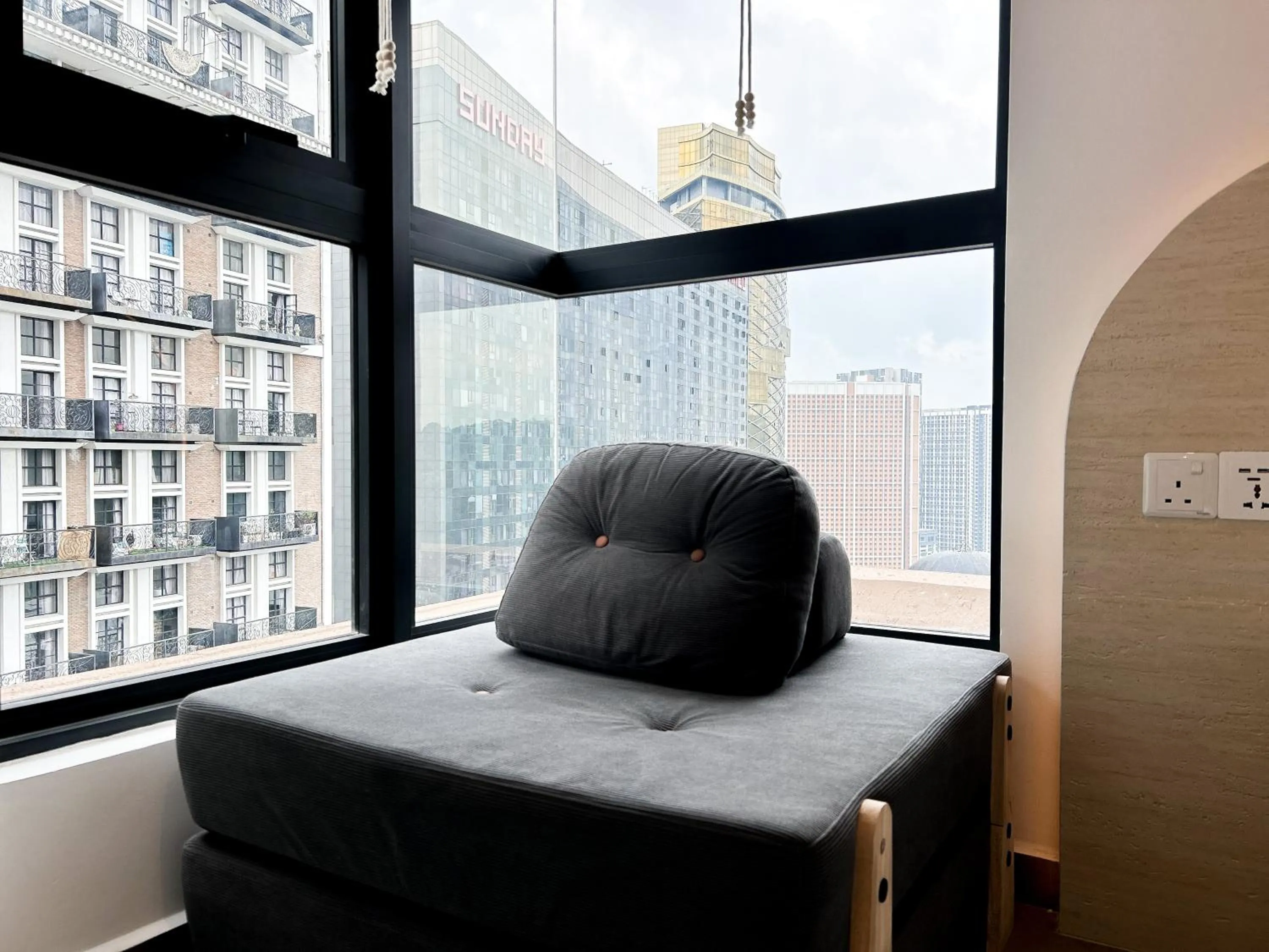 Mossaz by Manhattan Group