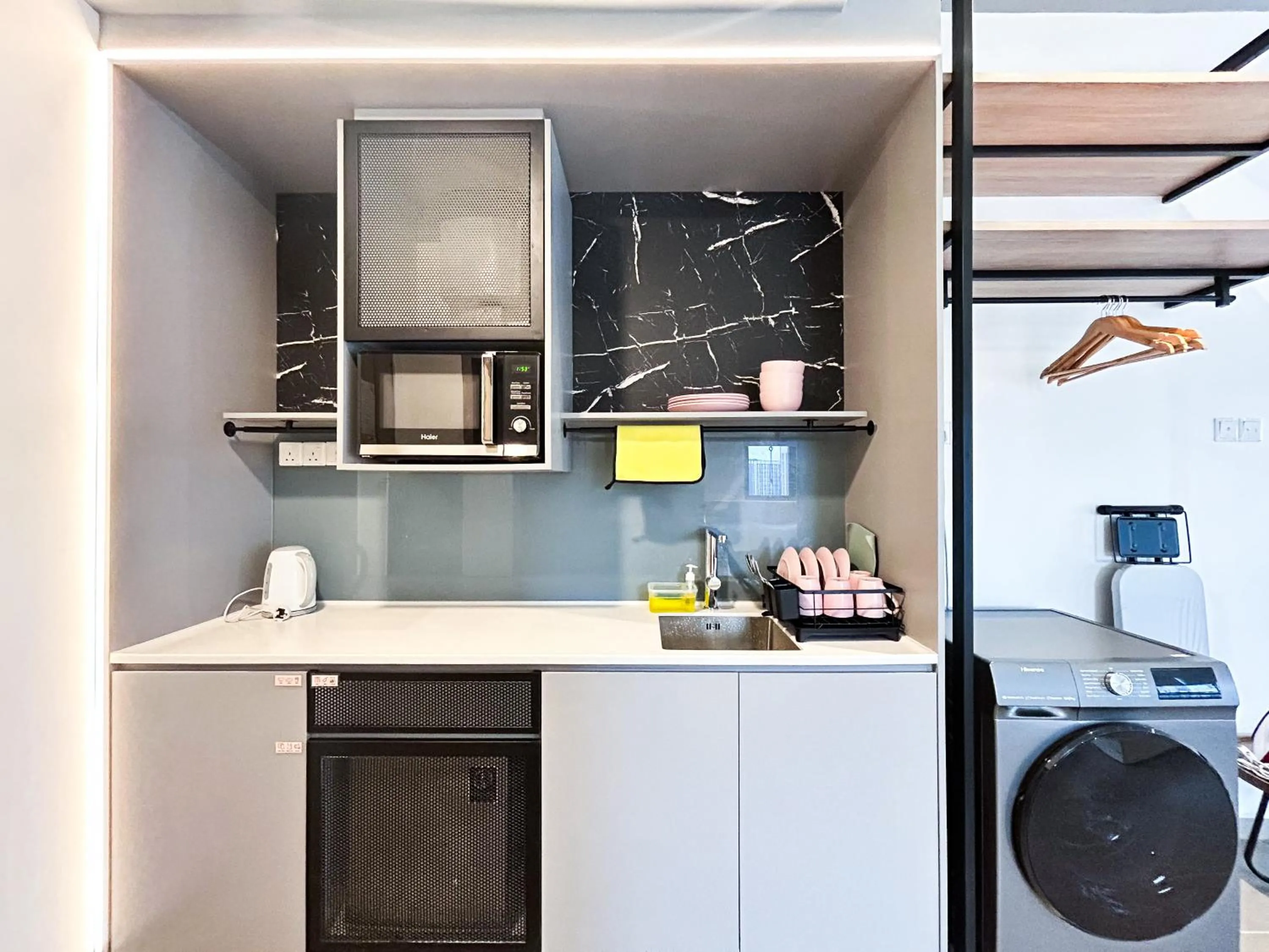 Mossaz by Manhattan Group