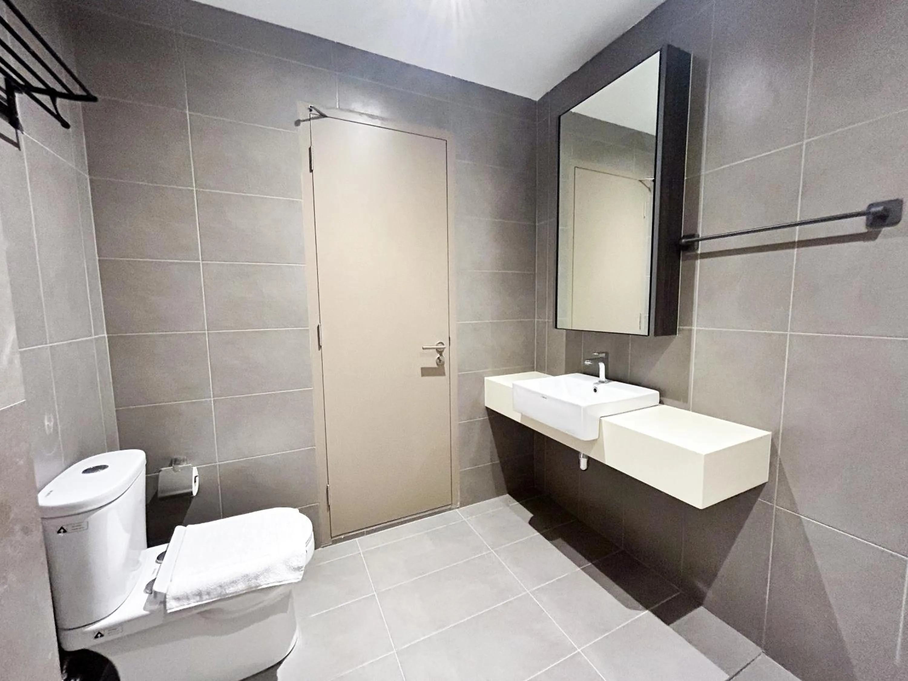 Mossaz by Manhattan Group