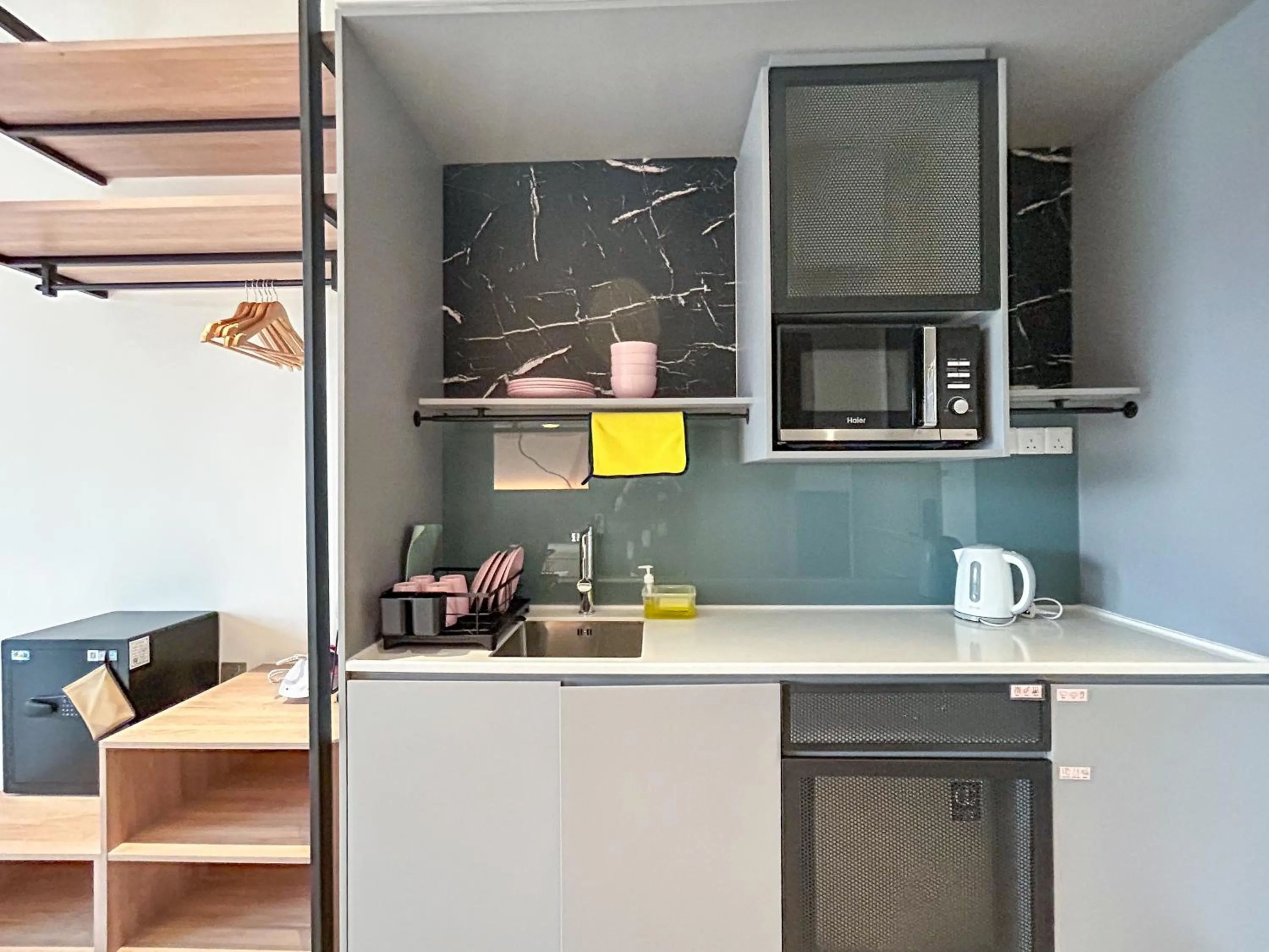 Mossaz by Manhattan Group