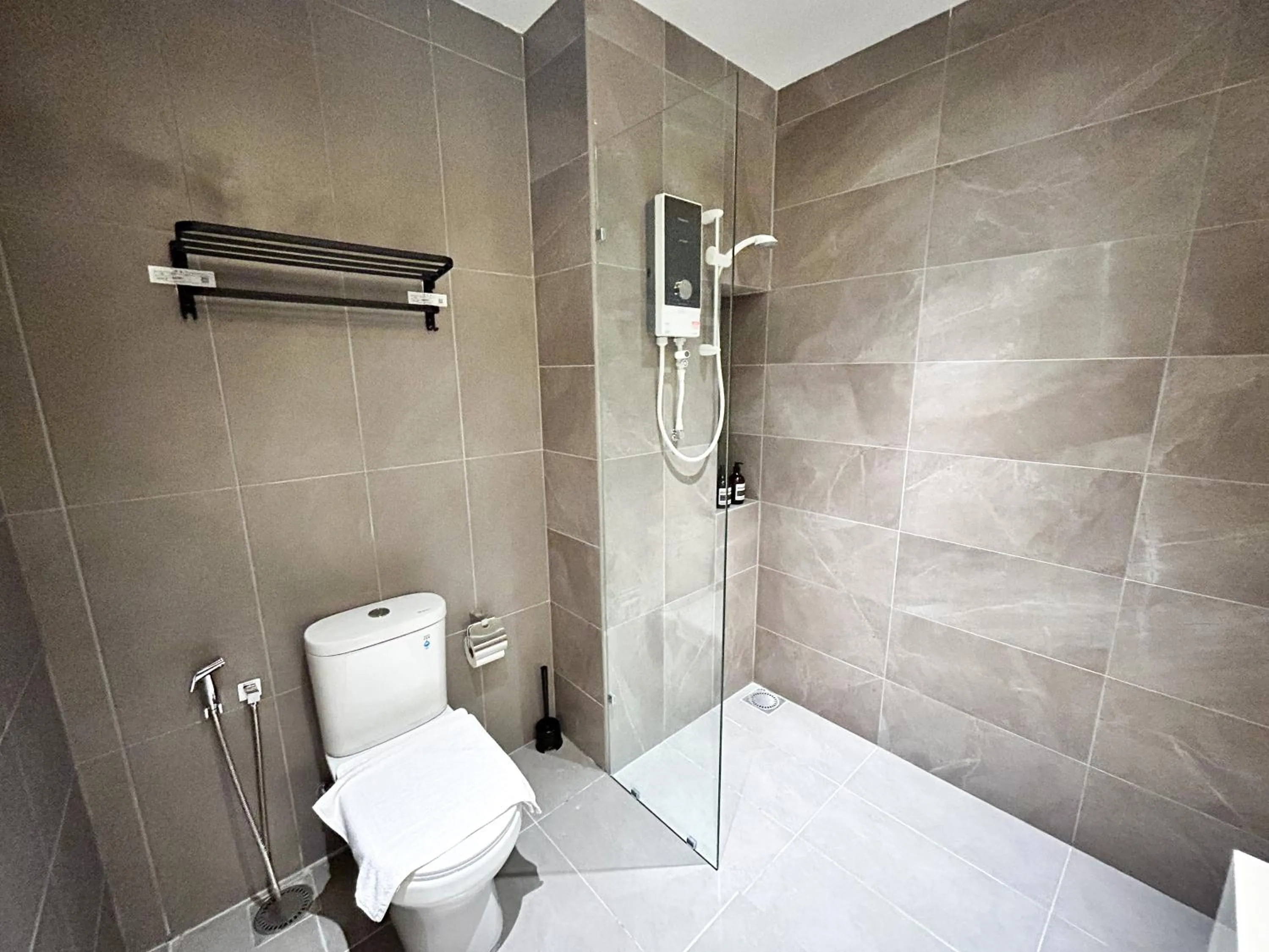 Mossaz by Manhattan Group