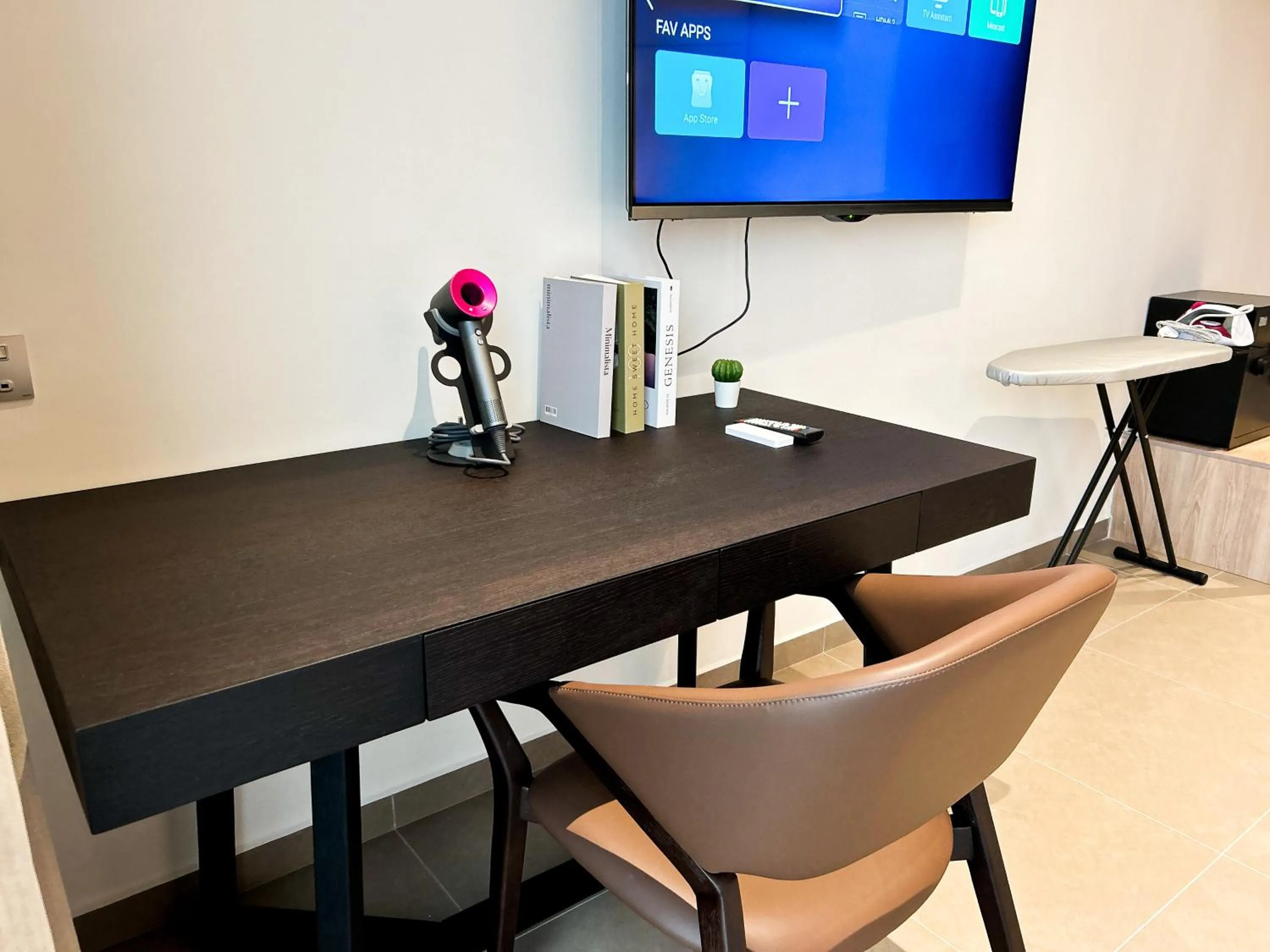 Mossaz by Manhattan Group