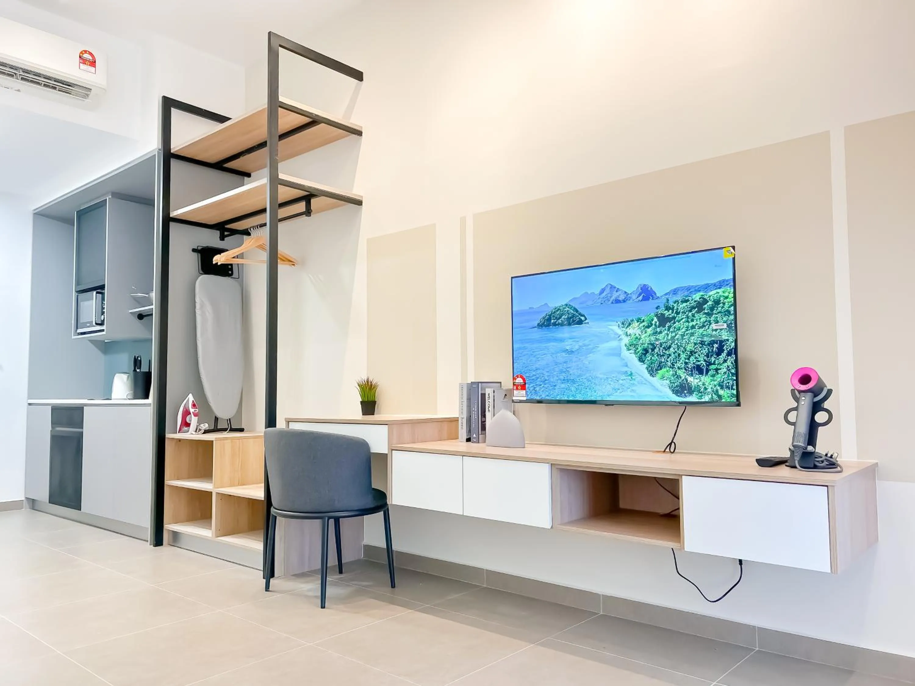 Mossaz by Manhattan Group