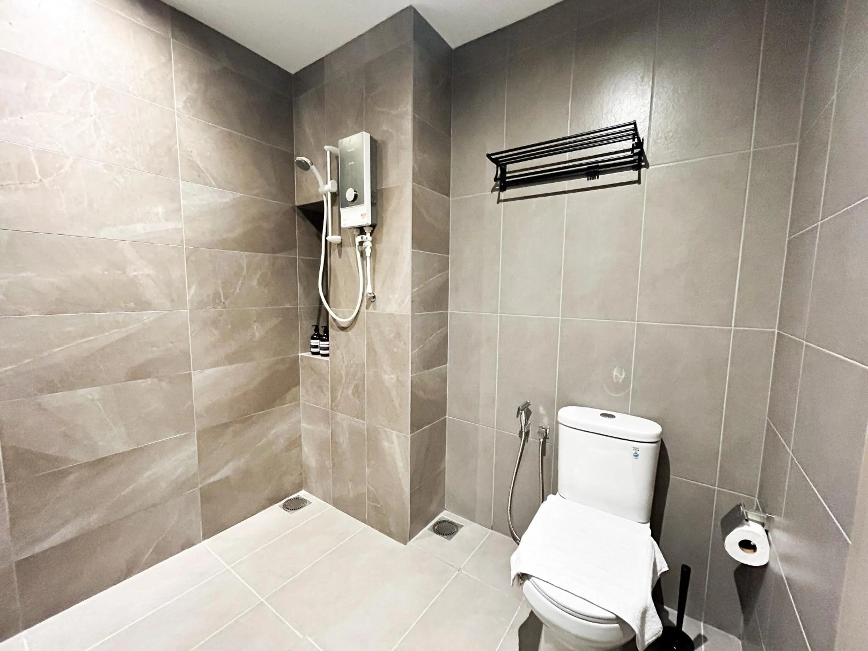 Mossaz by Manhattan Group