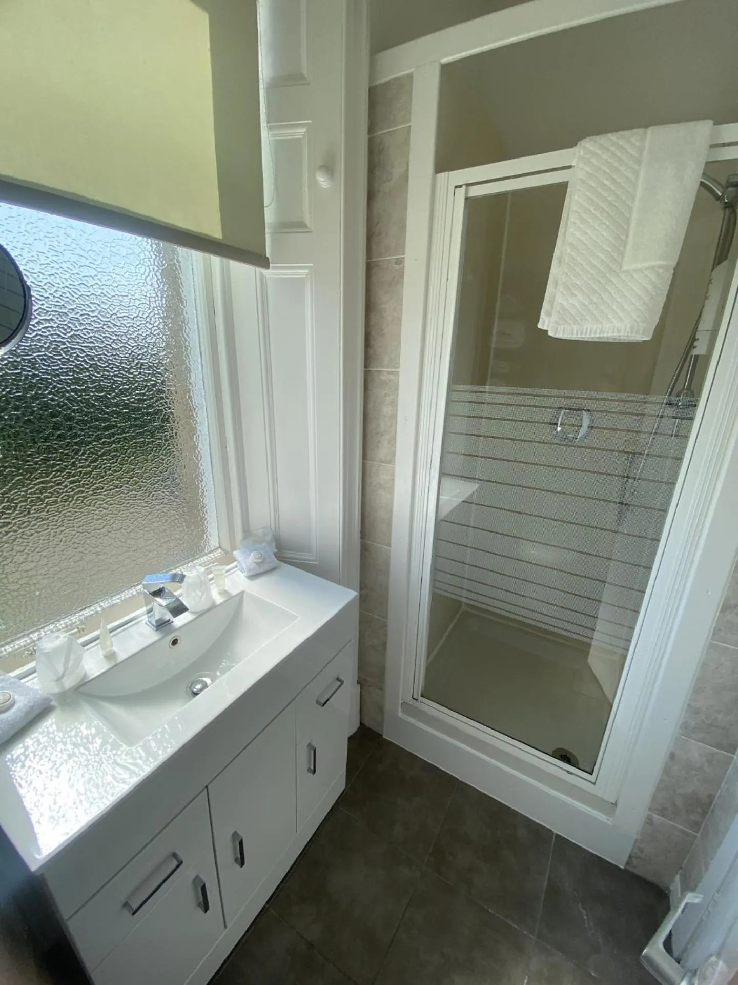 Shower in The Strathearn Hotel