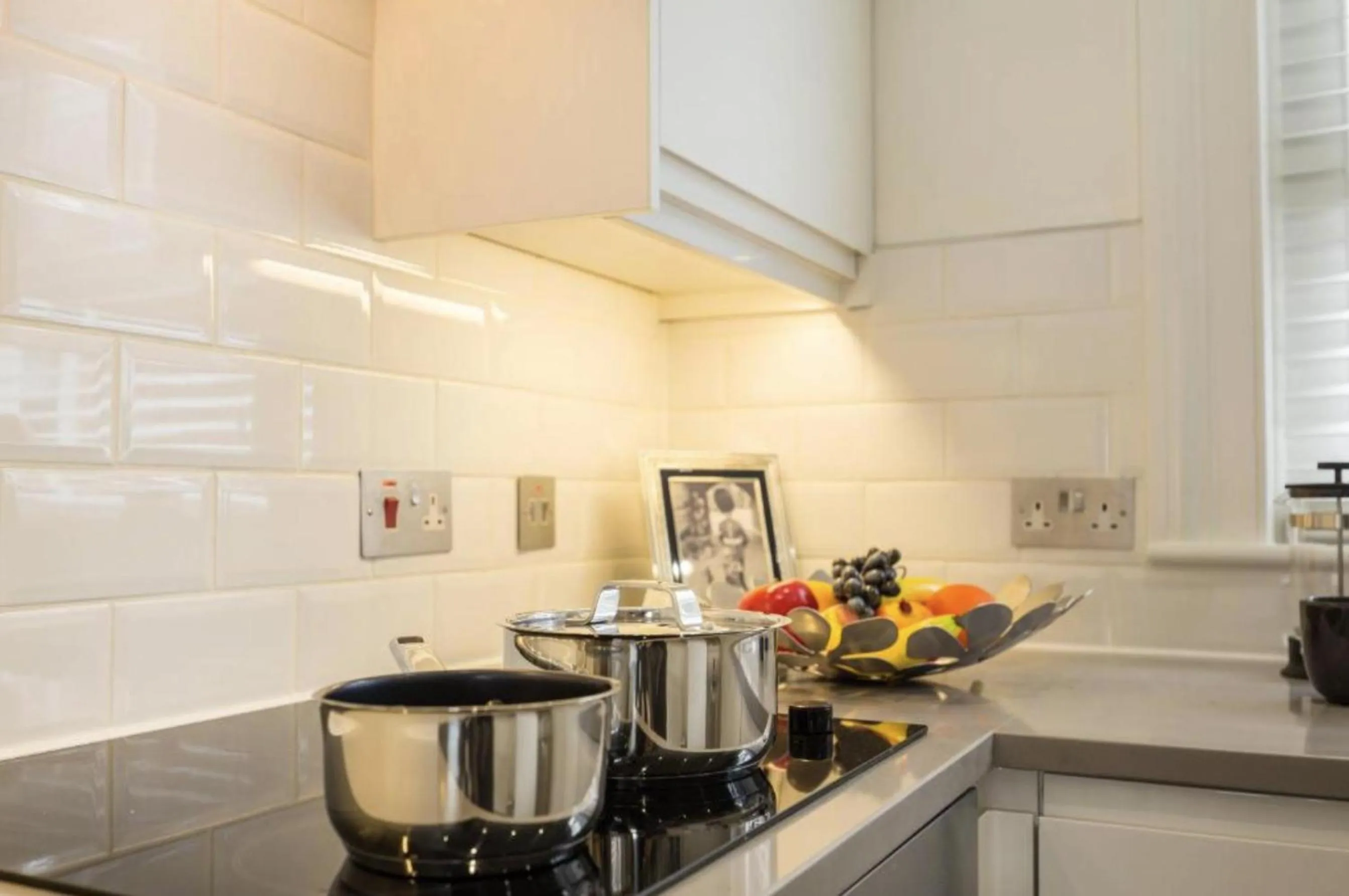 Kitchen or kitchenette in Covent Garden 2BR - Urban Chic Apartment