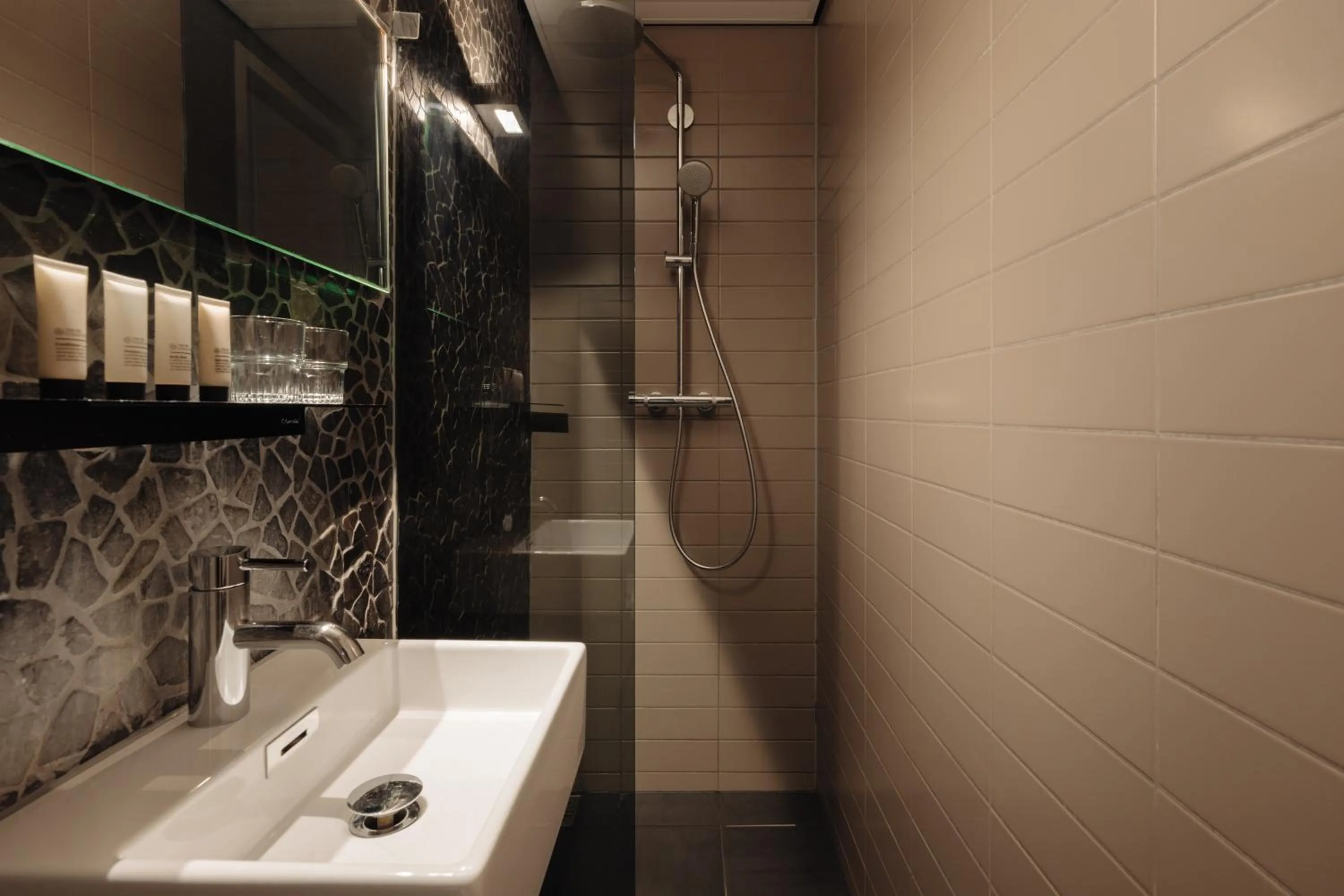Shower in Hotel V Frederiksplein