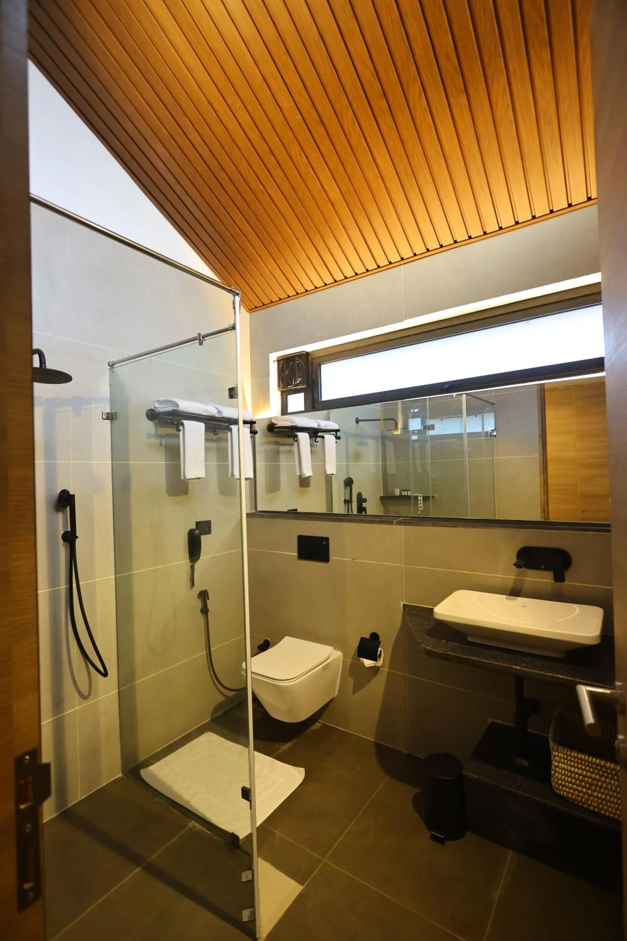 Shower in LA PALMERA