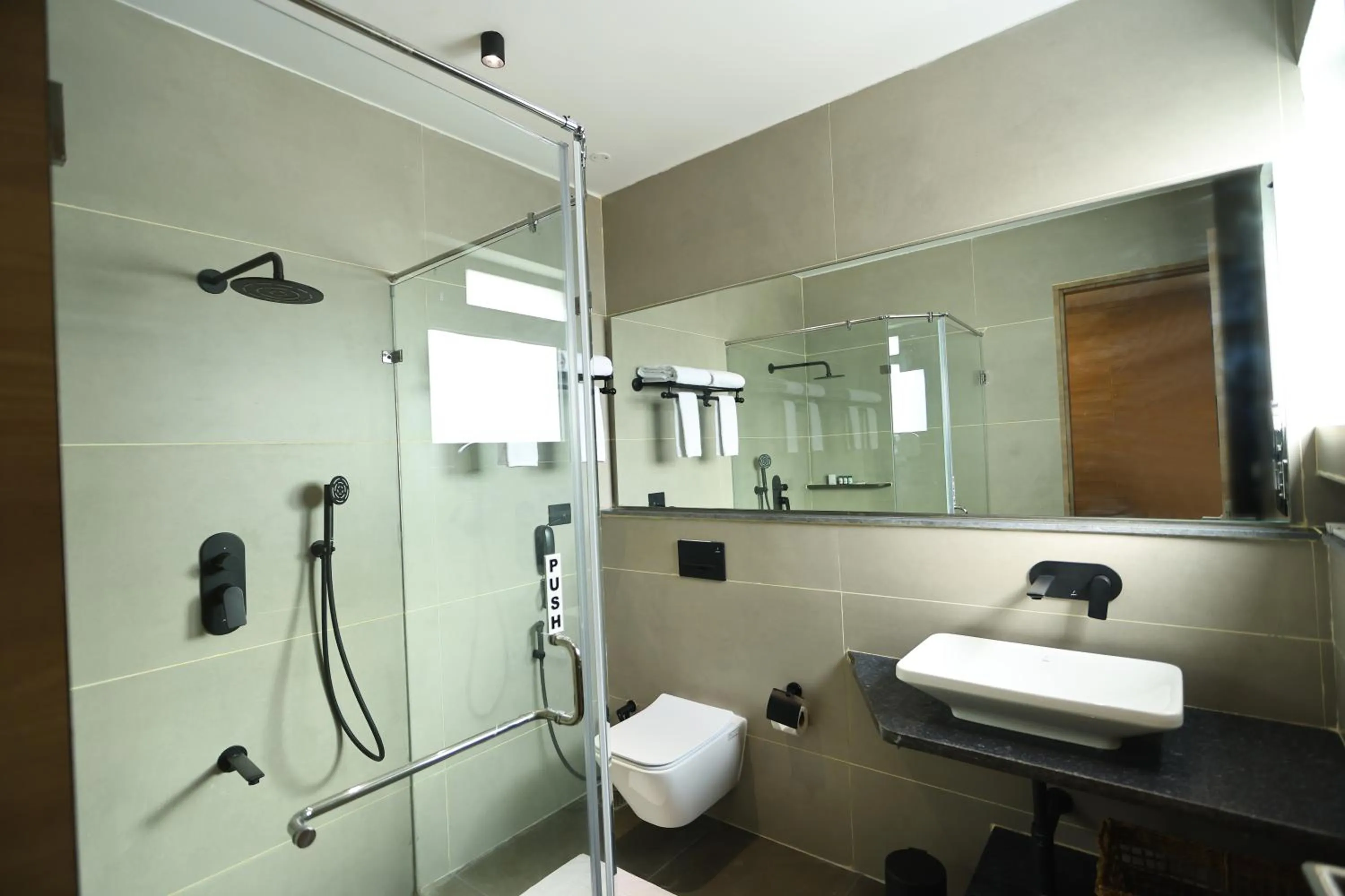 Shower in LA PALMERA