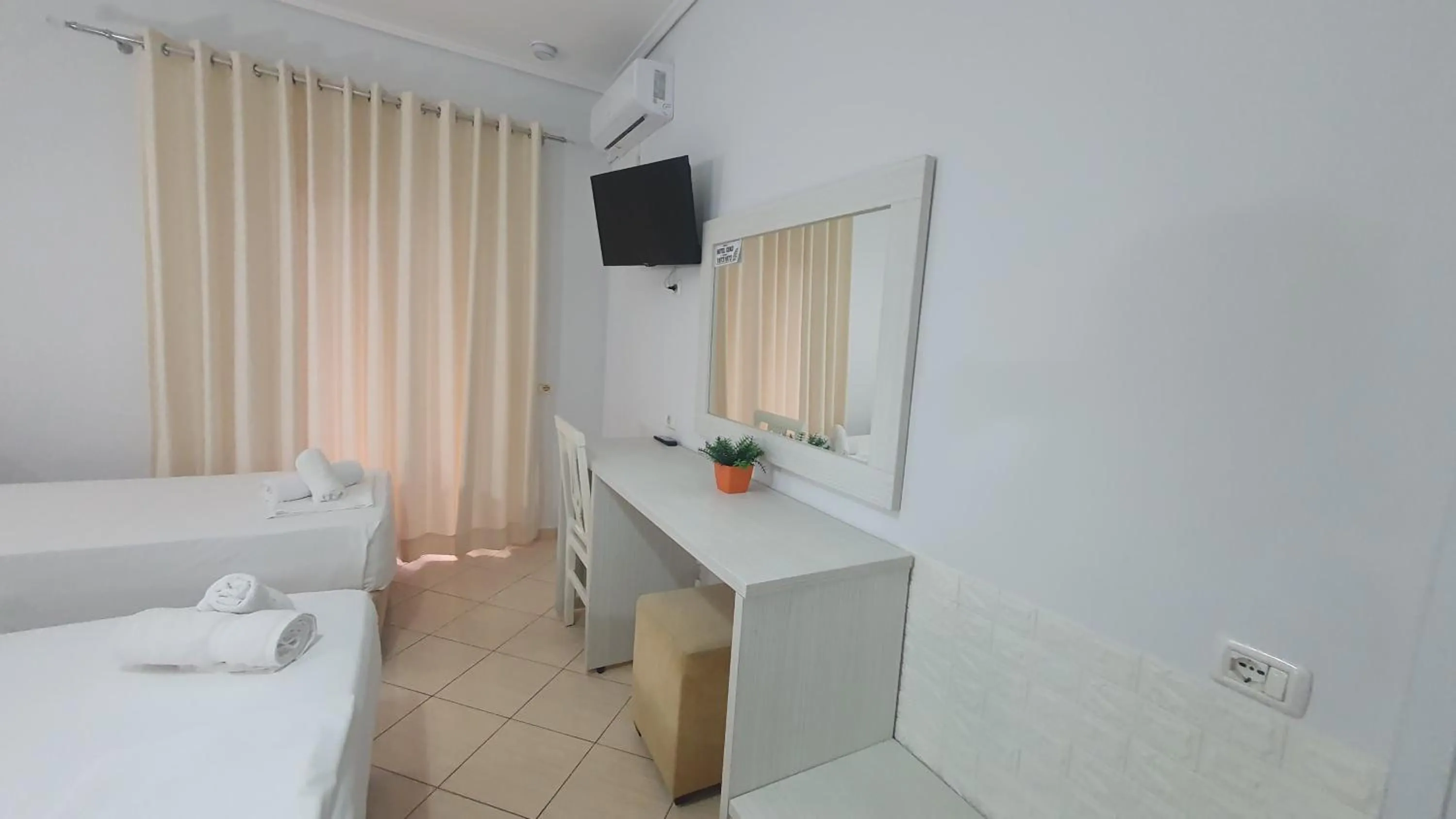 TV and multimedia, Bed in Ceko Hotel