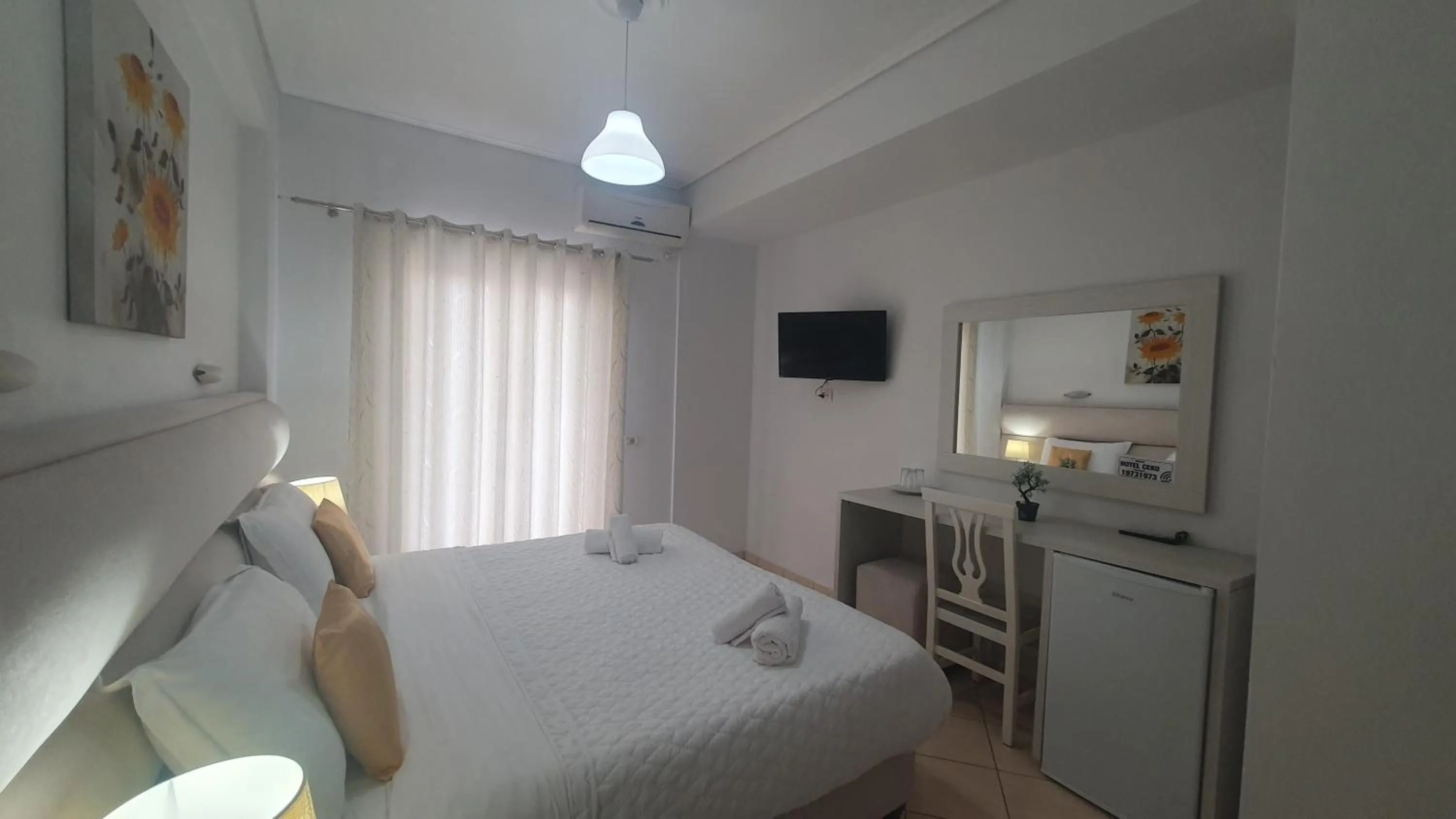 TV and multimedia, Bed in Ceko Hotel