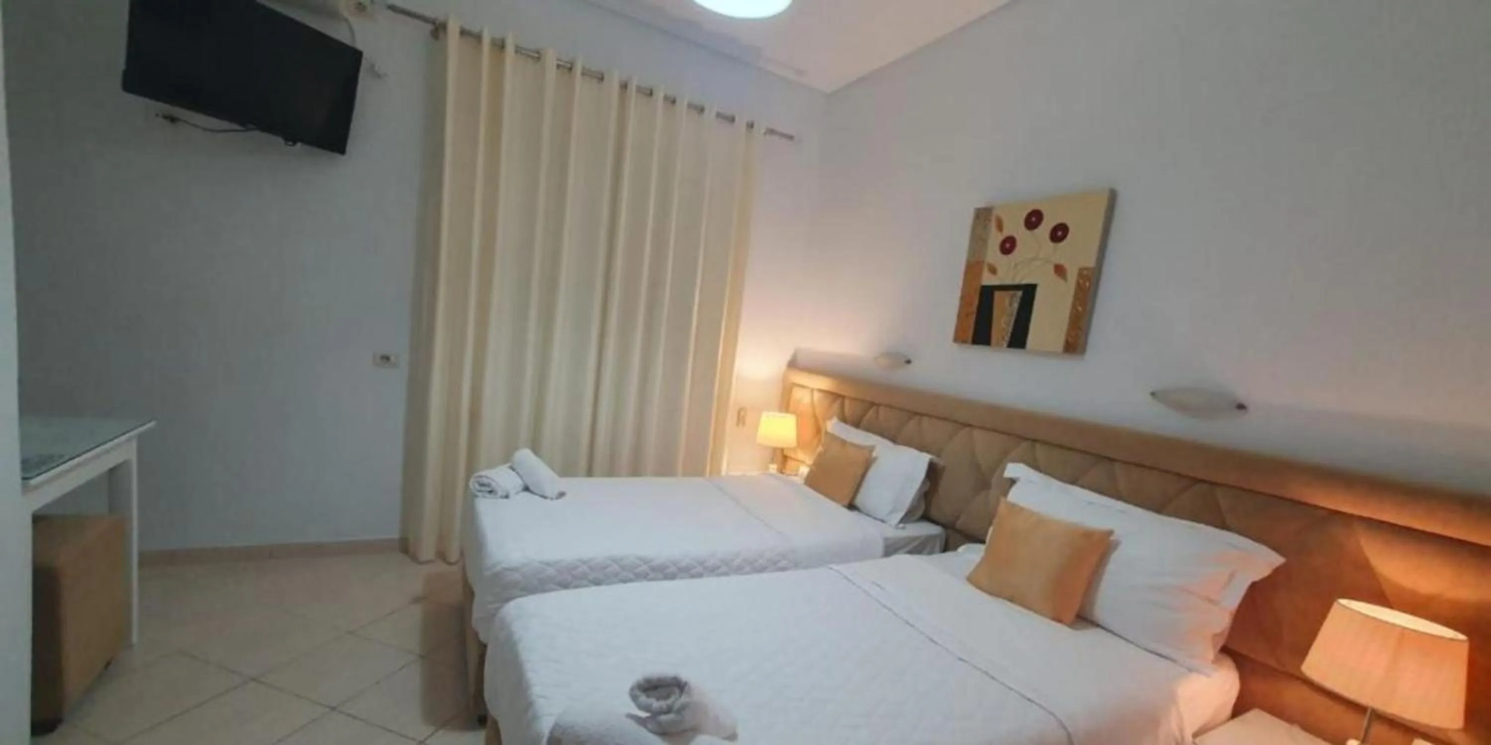 TV and multimedia, Bed in Ceko Hotel