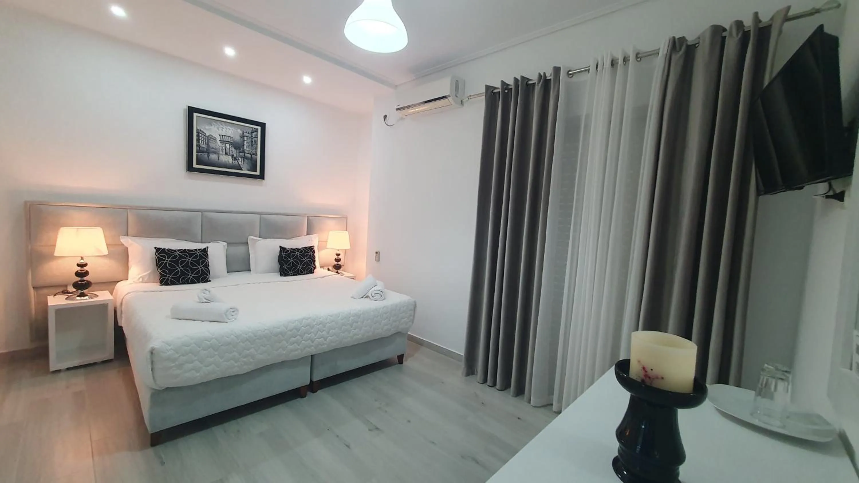 TV and multimedia, Bed in Ceko Hotel