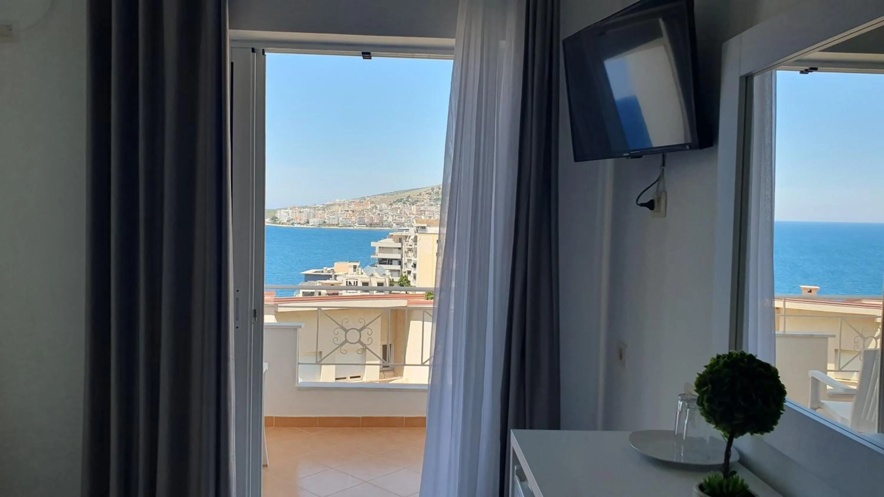 TV and multimedia in Ceko Hotel