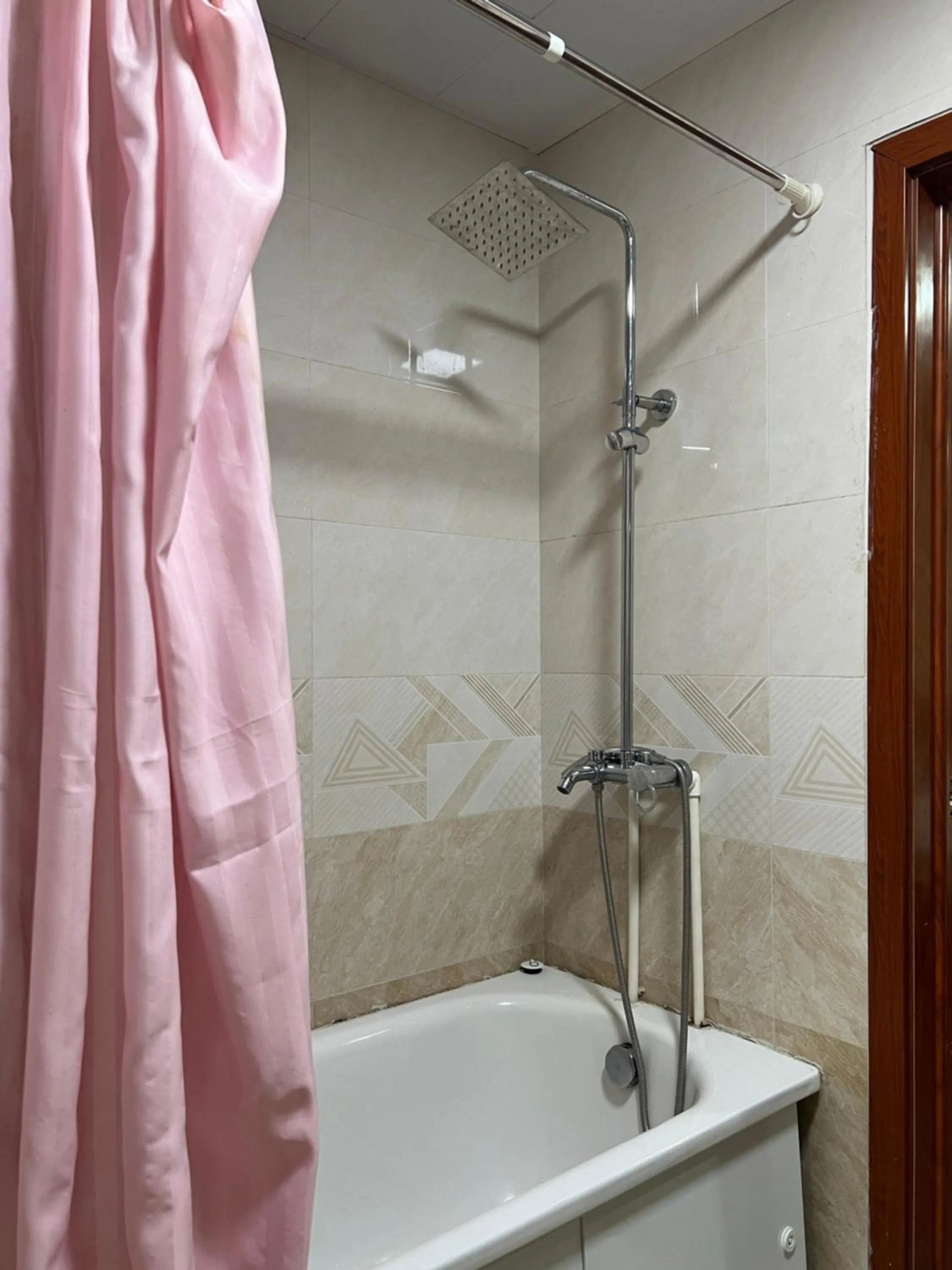 Shower in Negdelchin Hotel & Service Apartment