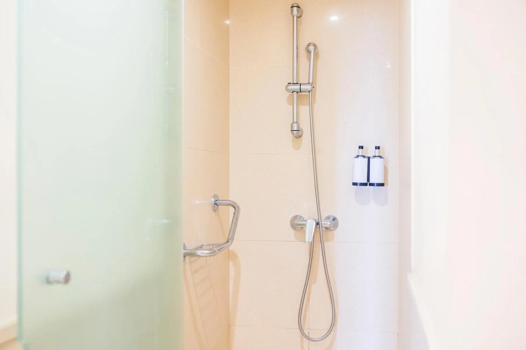 Bathroom in Quinta Funchal Gardens - Adults Only