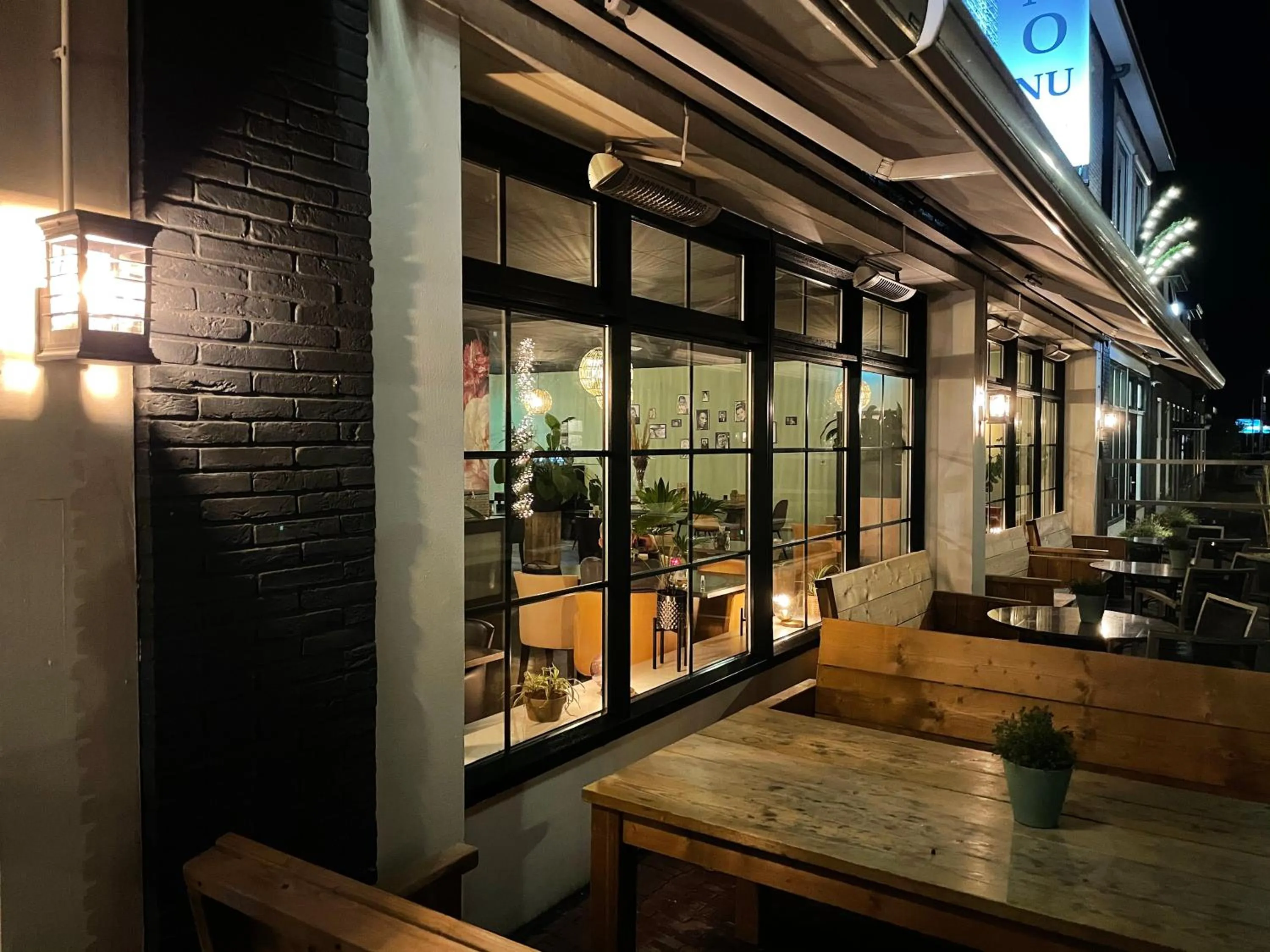 Property building in Hotel Restaurant Anno Nu