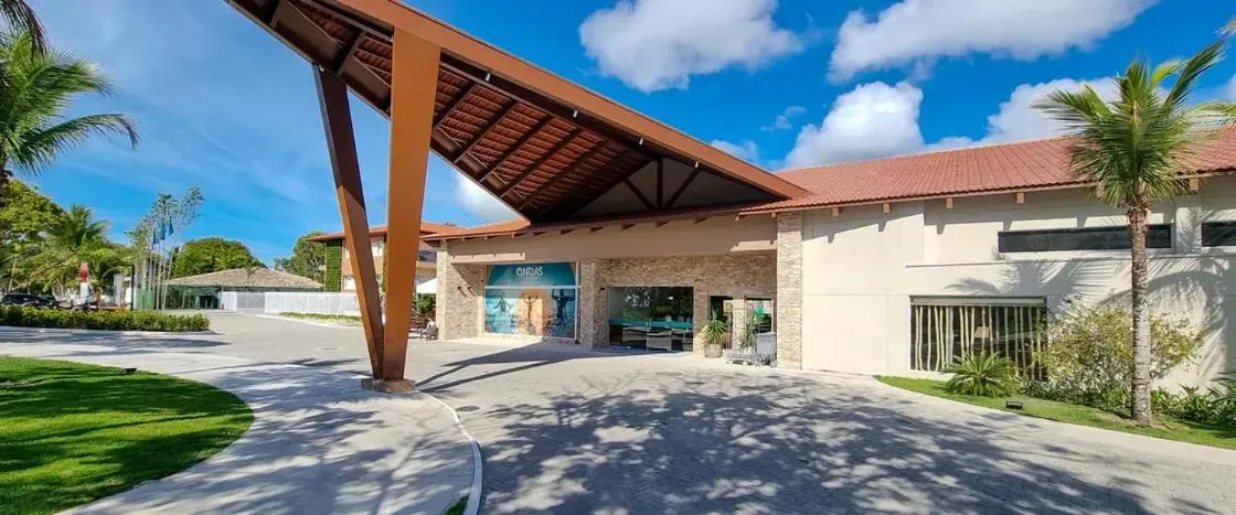 Property building in Ondas Praia Resort