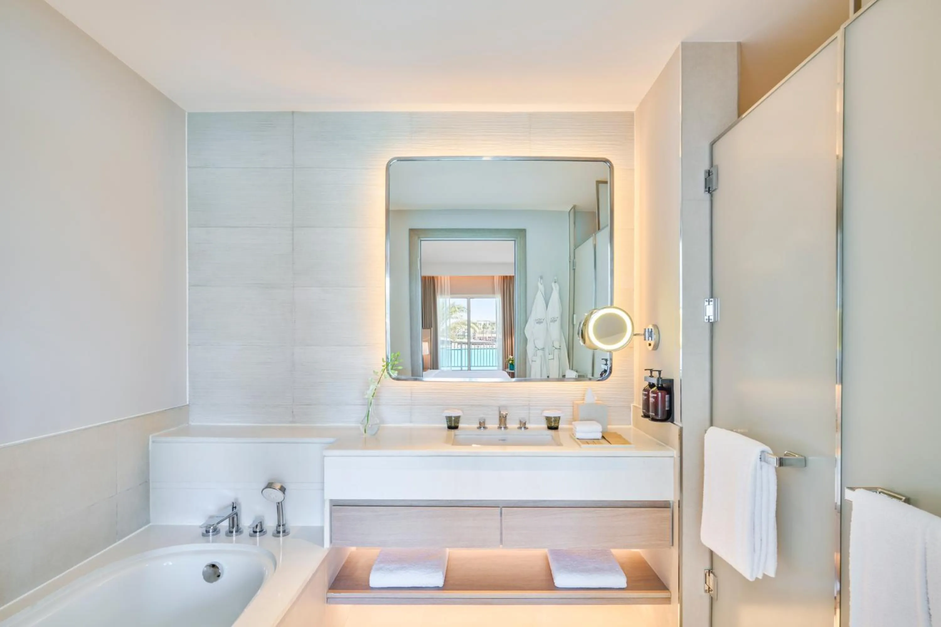 Shower in Vida Marina Resort Marassi