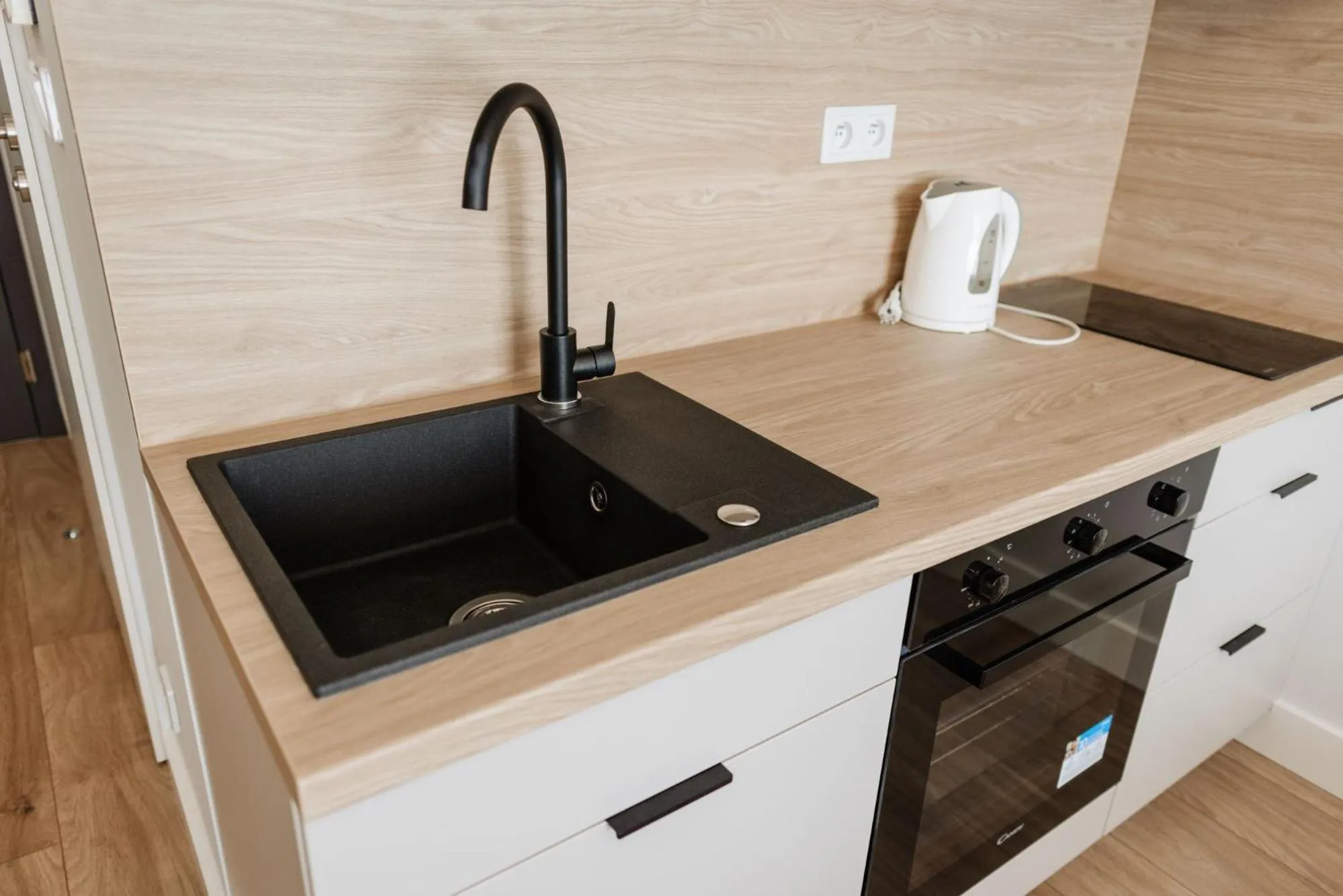 Coffee/tea facilities in Zakrzówek Residence