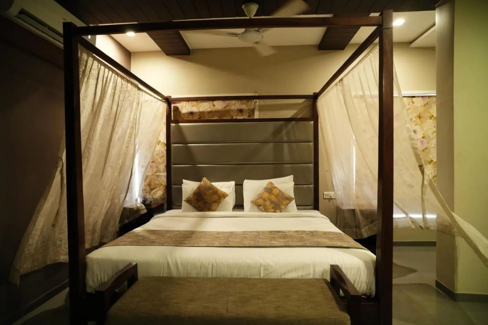 Bed in HOTEL GRANDEUR