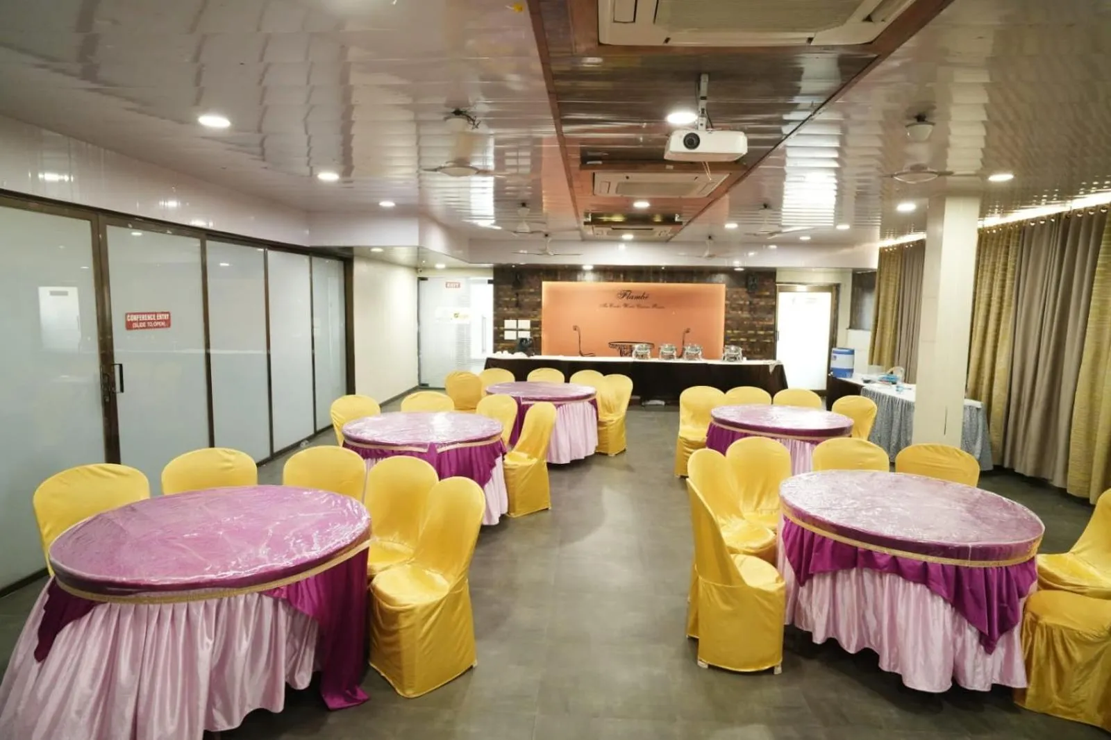 Banquet/Function facilities in HOTEL GRANDEUR