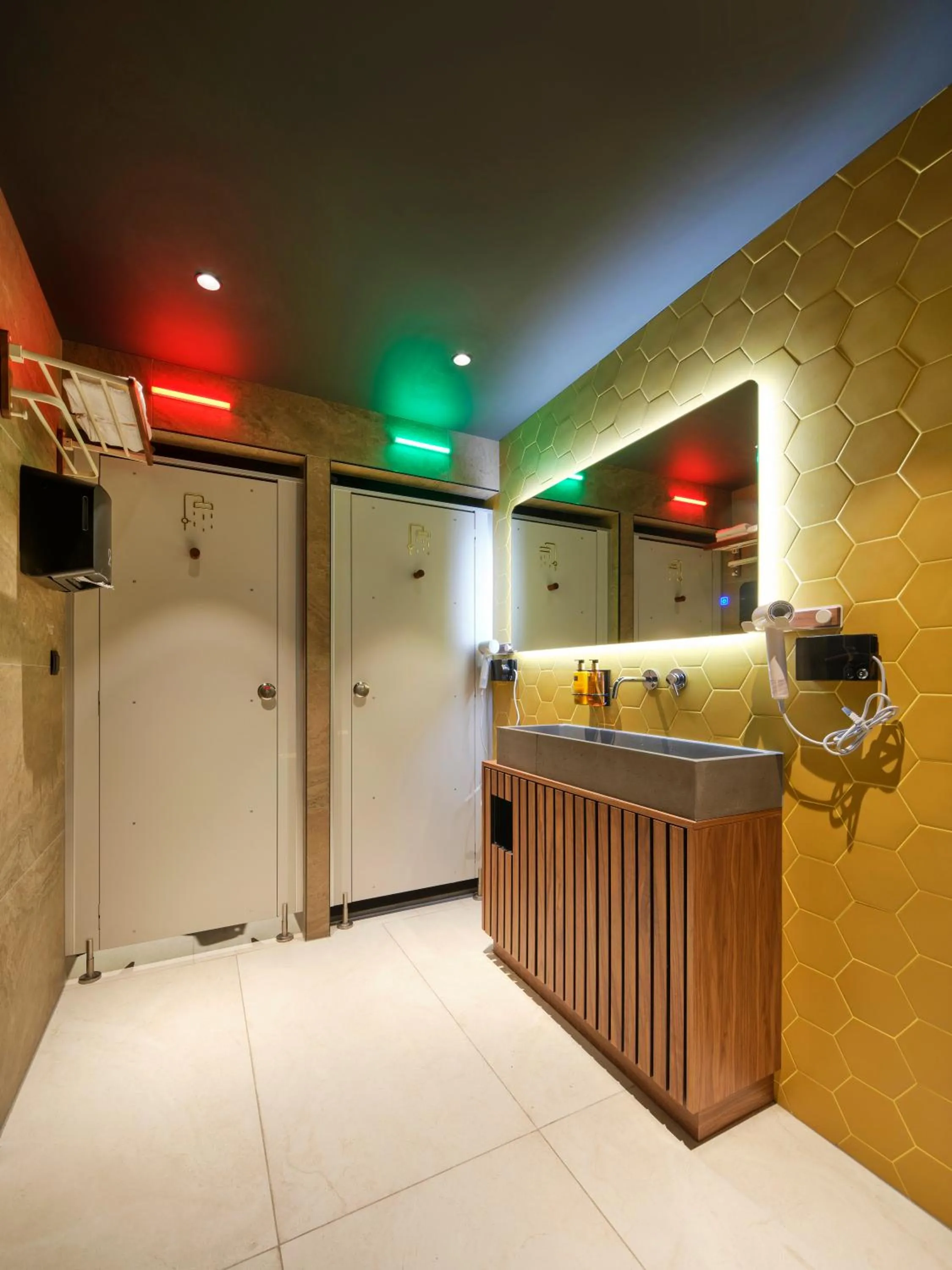 Bathroom in The Hyve Capsule hostel Amsterdam