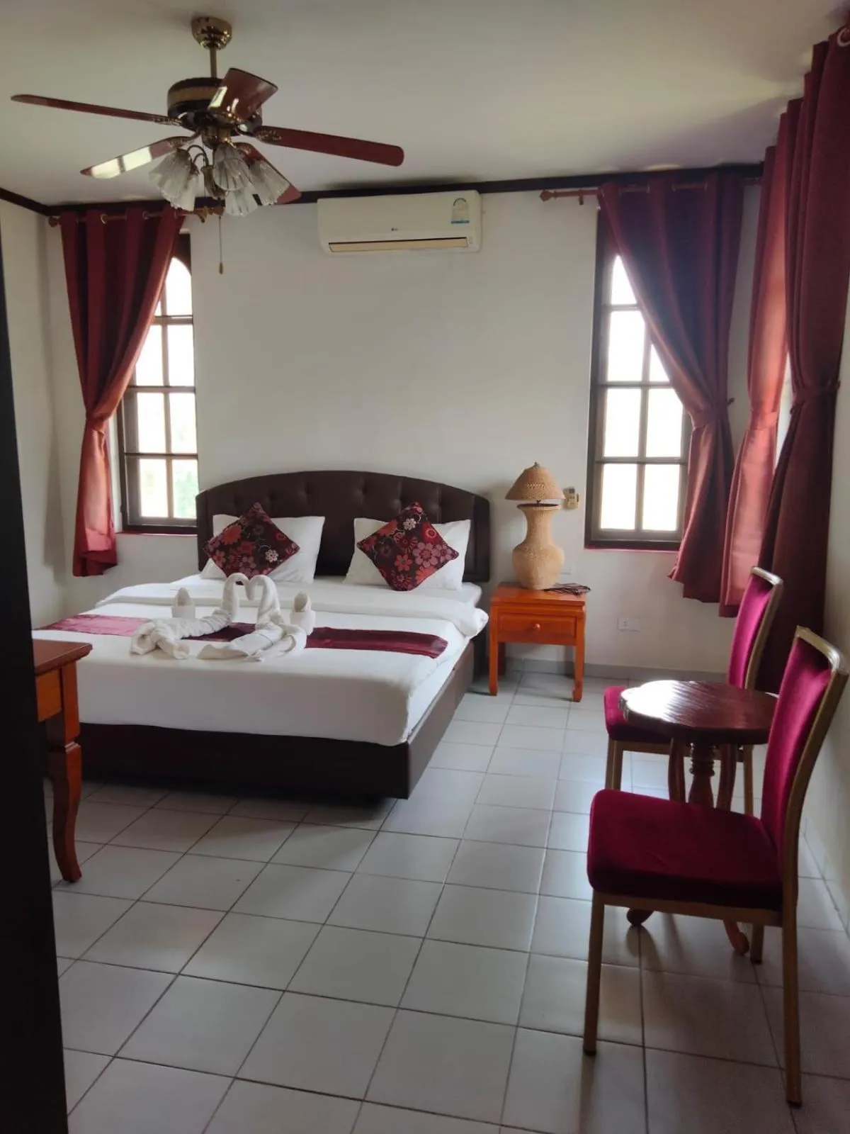 Photo of the whole room, Bed in Changthai Comfort Guest House