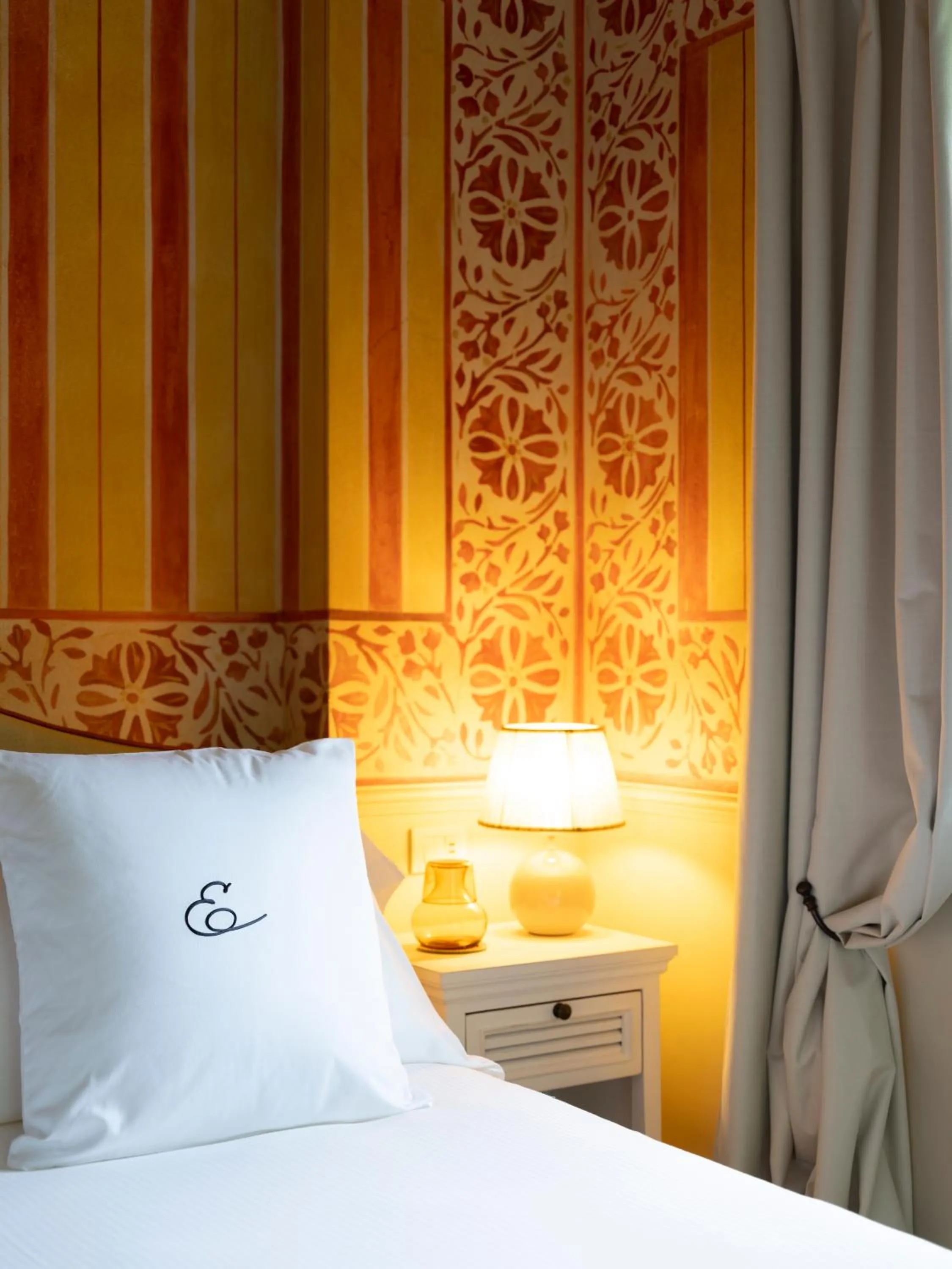 Bed in Elizabeth Country House, a Member of Design Hotels