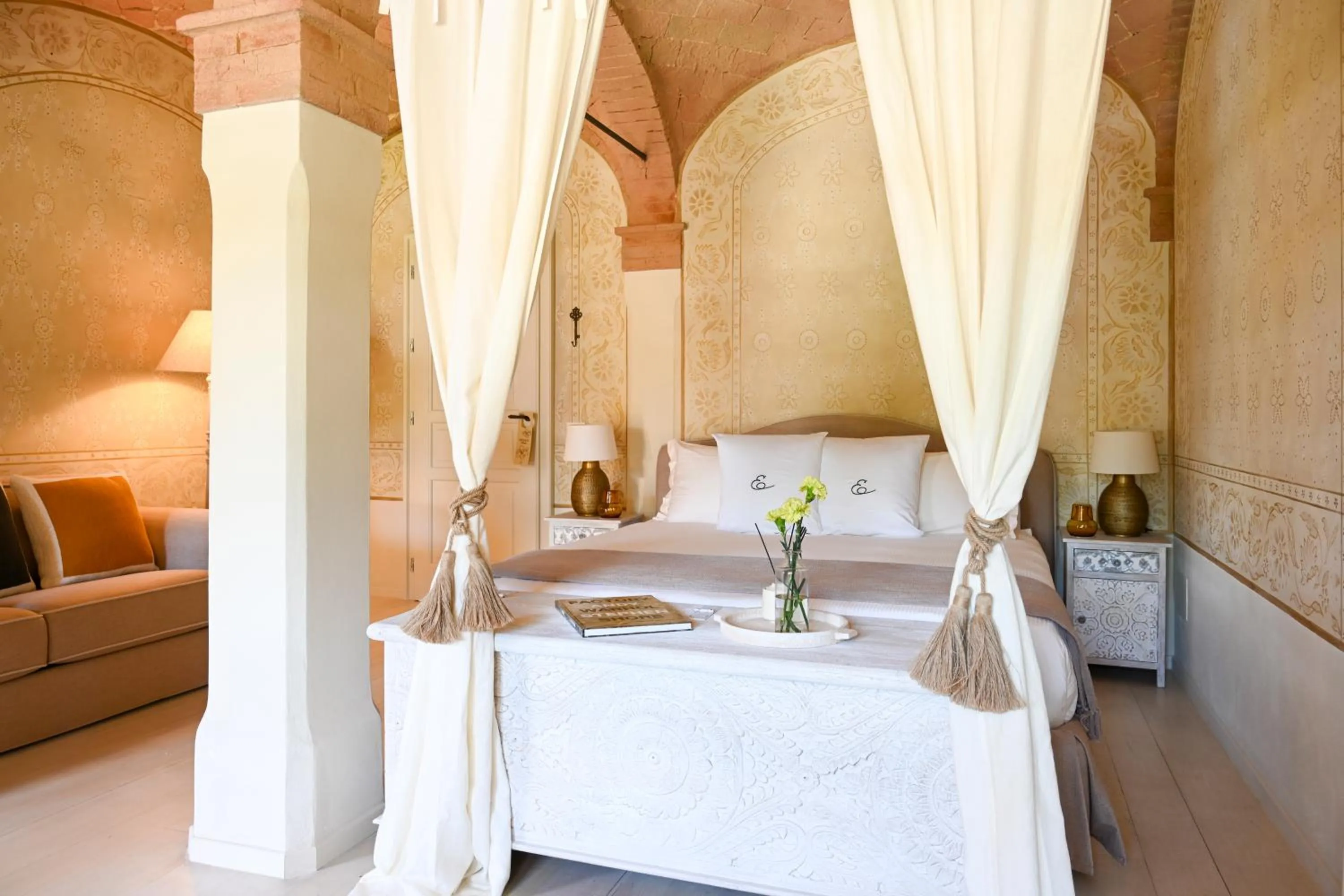 Bed in Elizabeth Country House, a Member of Design Hotels