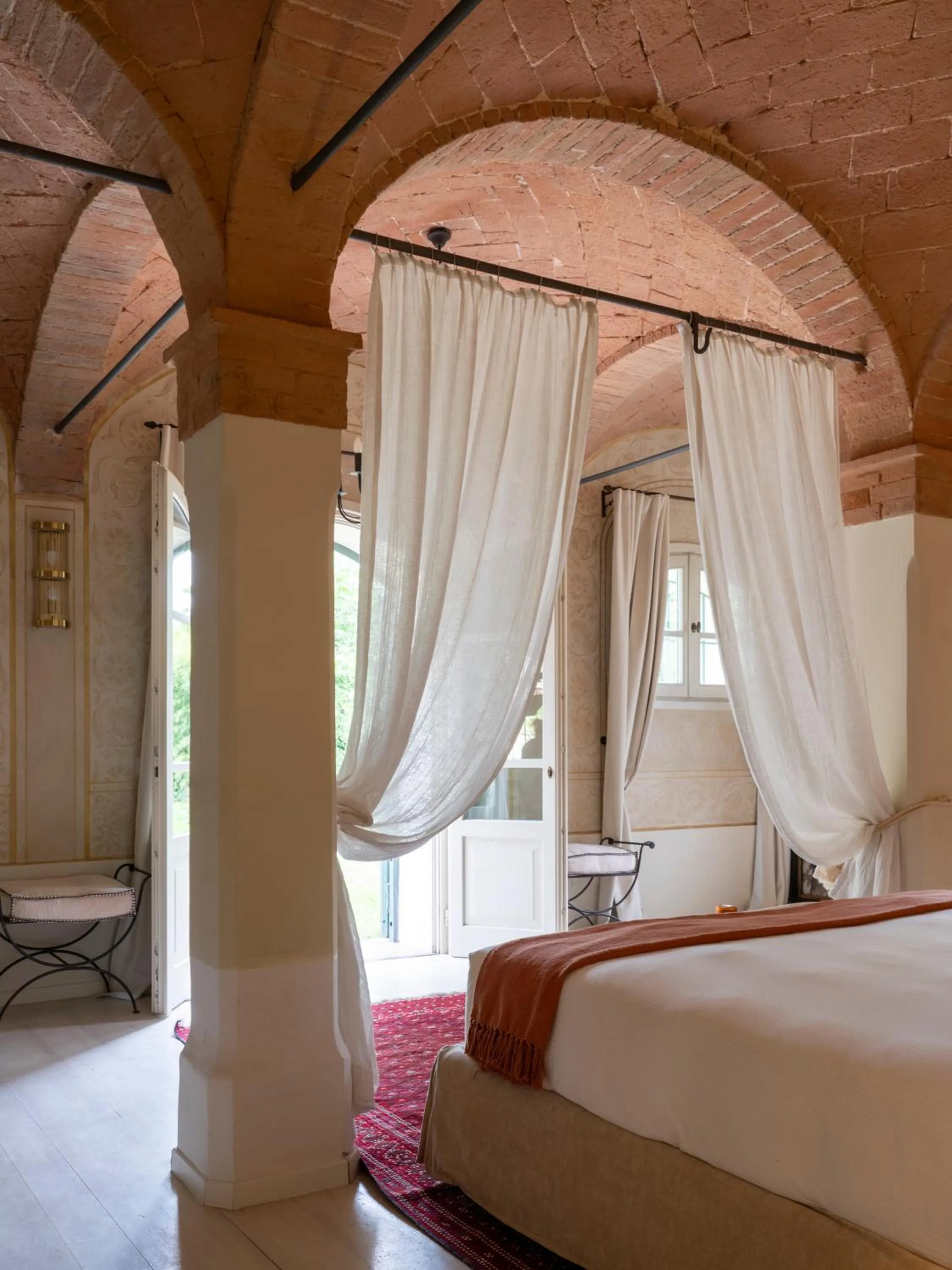 Bed in Elizabeth Country House, a Member of Design Hotels