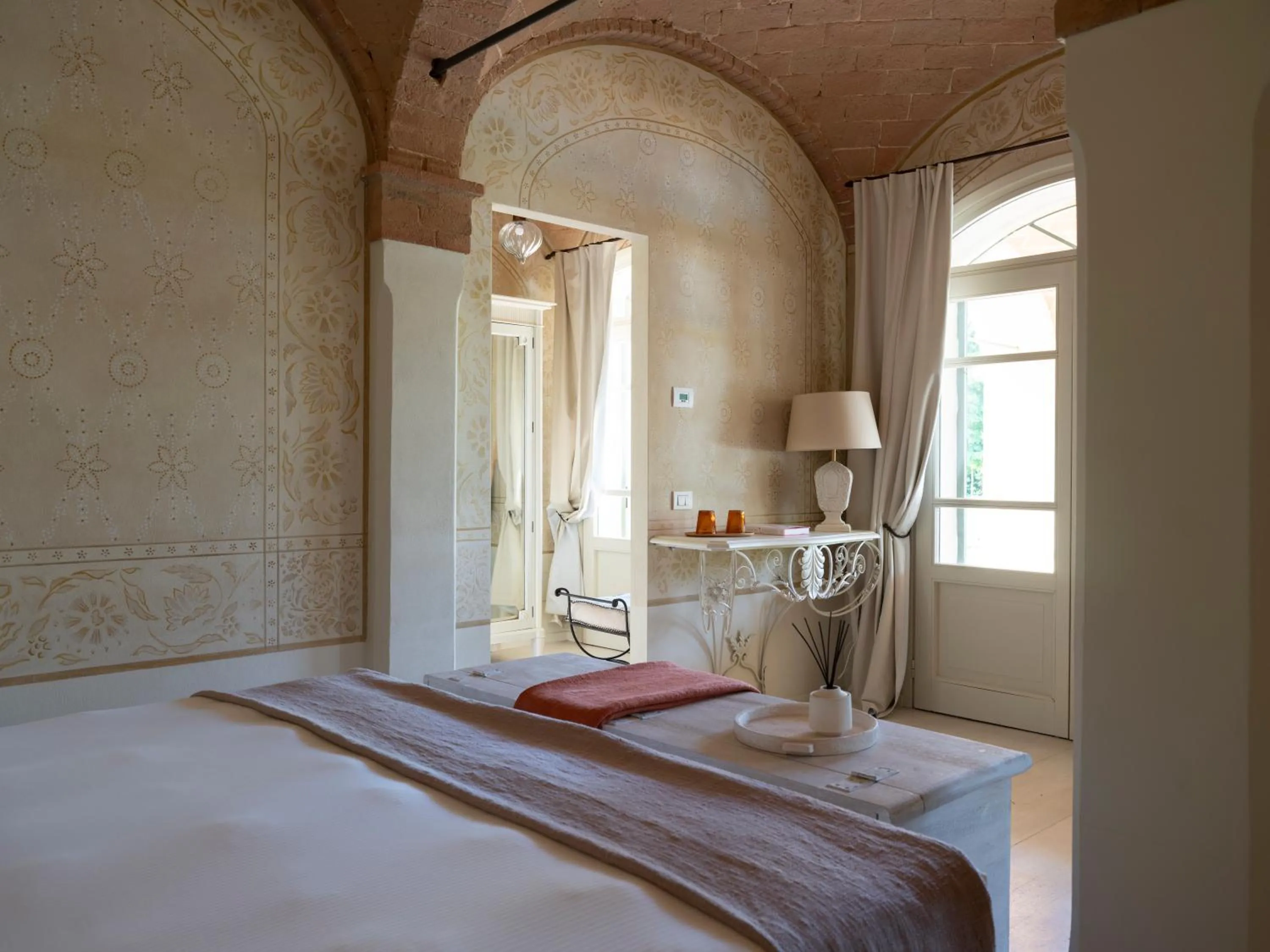 Bed in Elizabeth Country House, a Member of Design Hotels