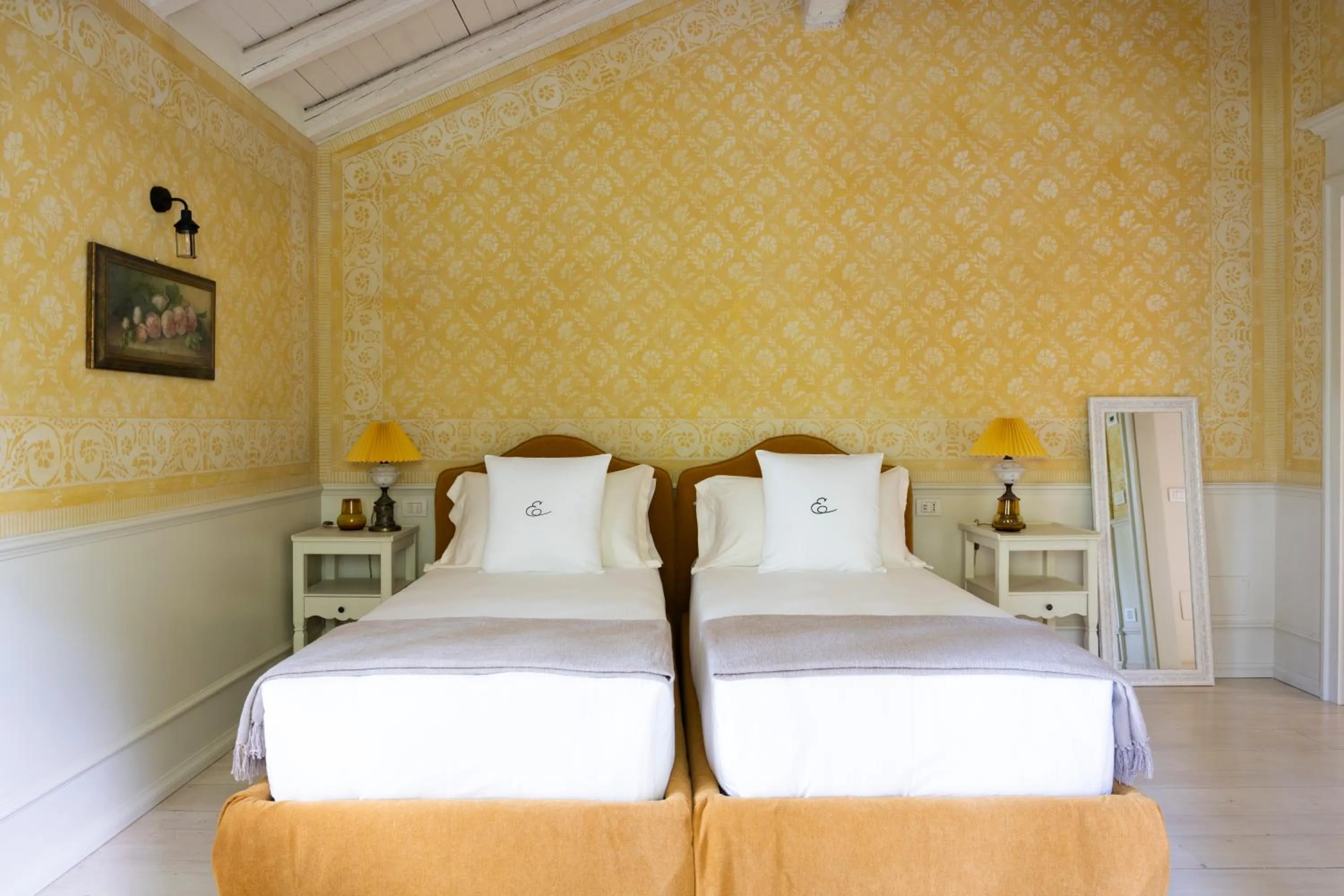 Bed in Elizabeth Country House, a Member of Design Hotels