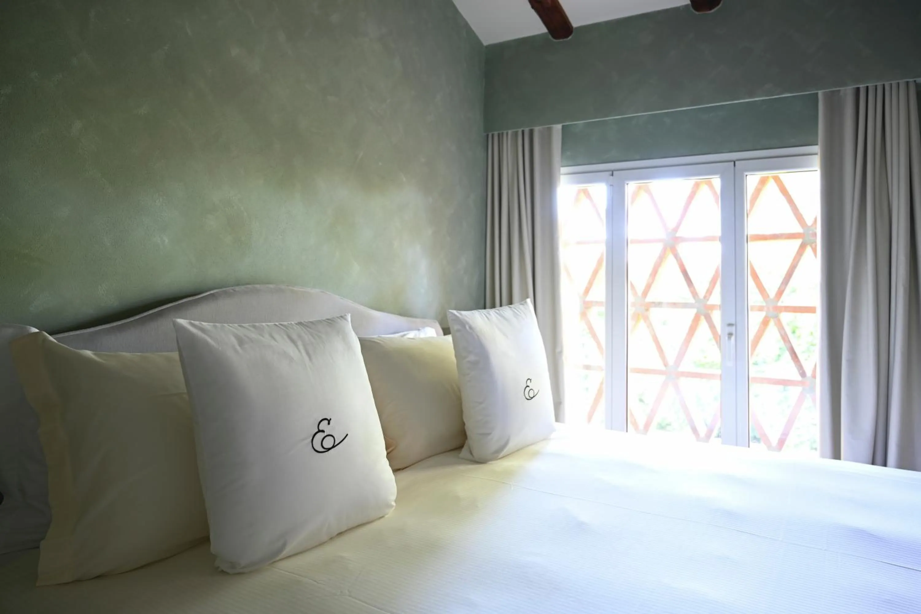Bed in Elizabeth Country House, a Member of Design Hotels