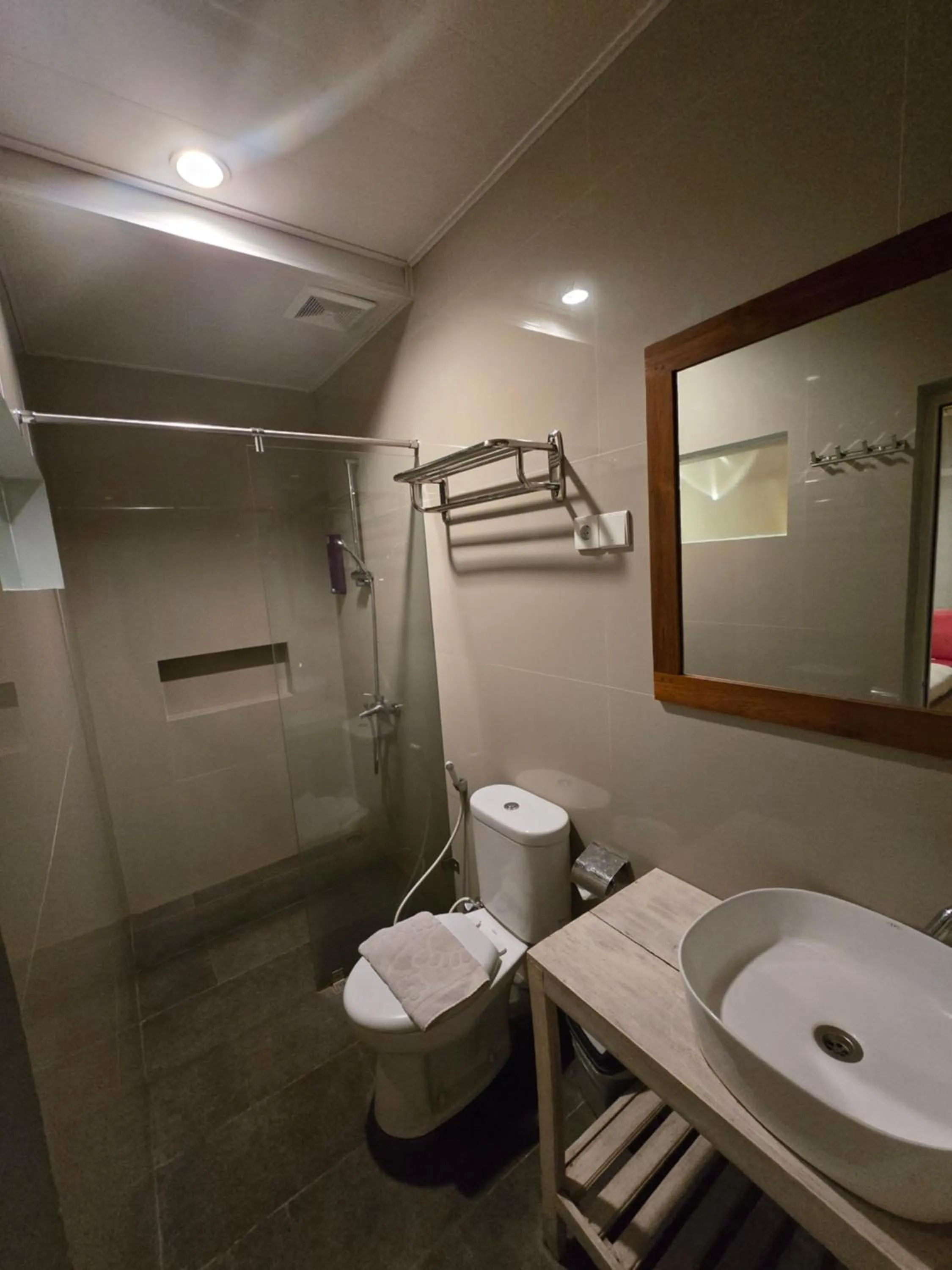 Shower in Kusma Hotel Bandungan Semarang