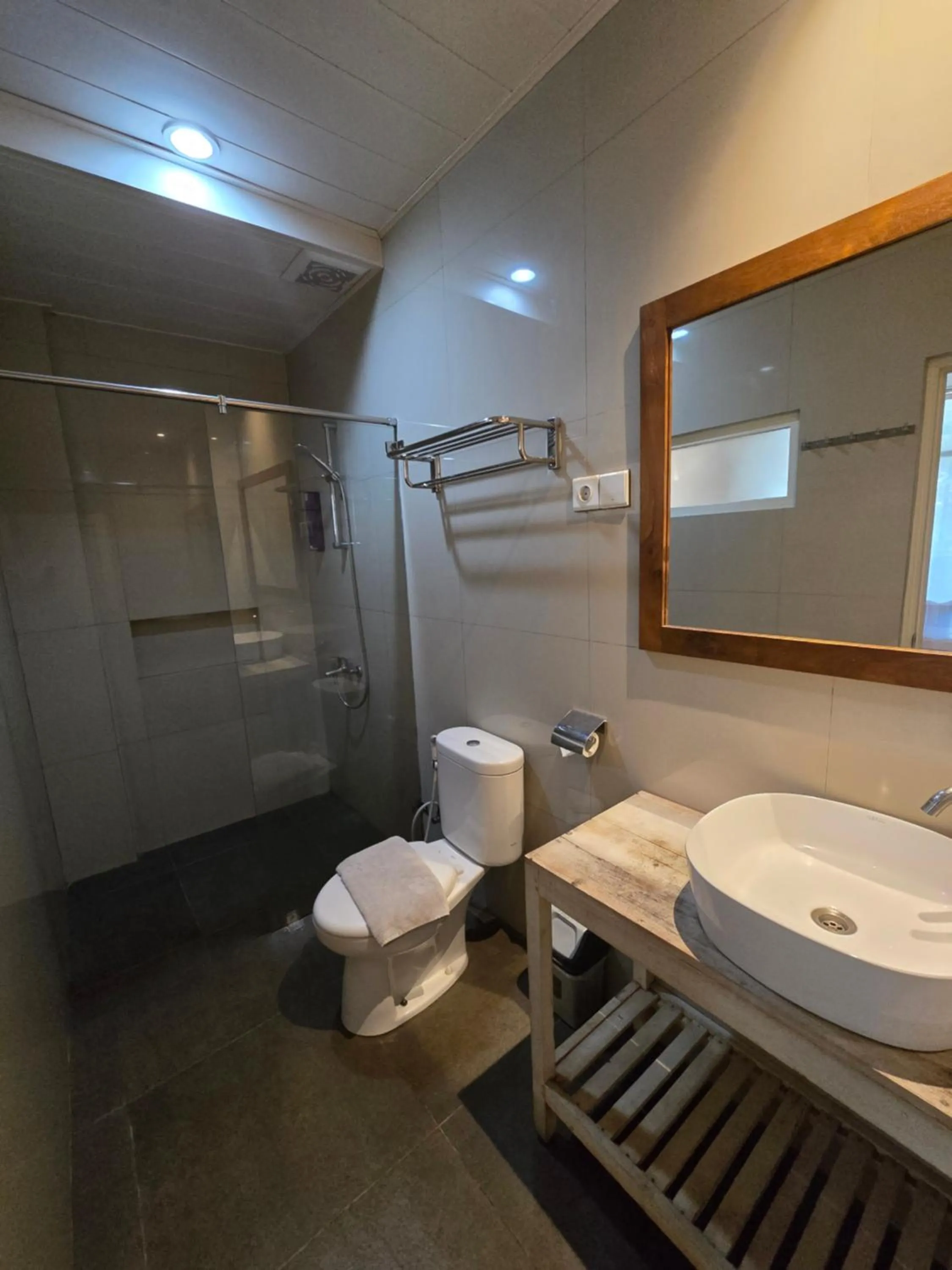 Shower in Kusma Hotel Bandungan Semarang