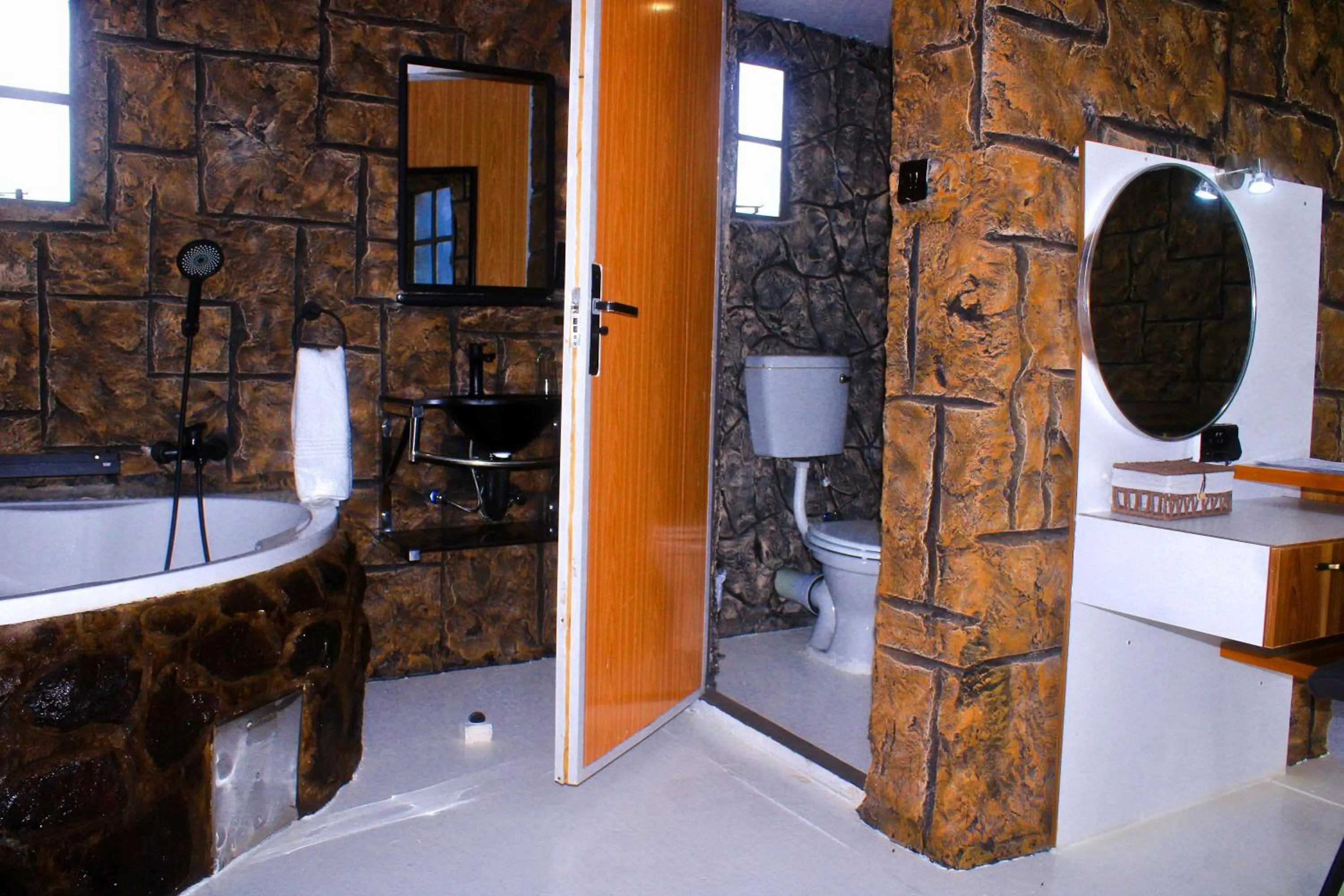 Bathroom in Rustiek Hotel