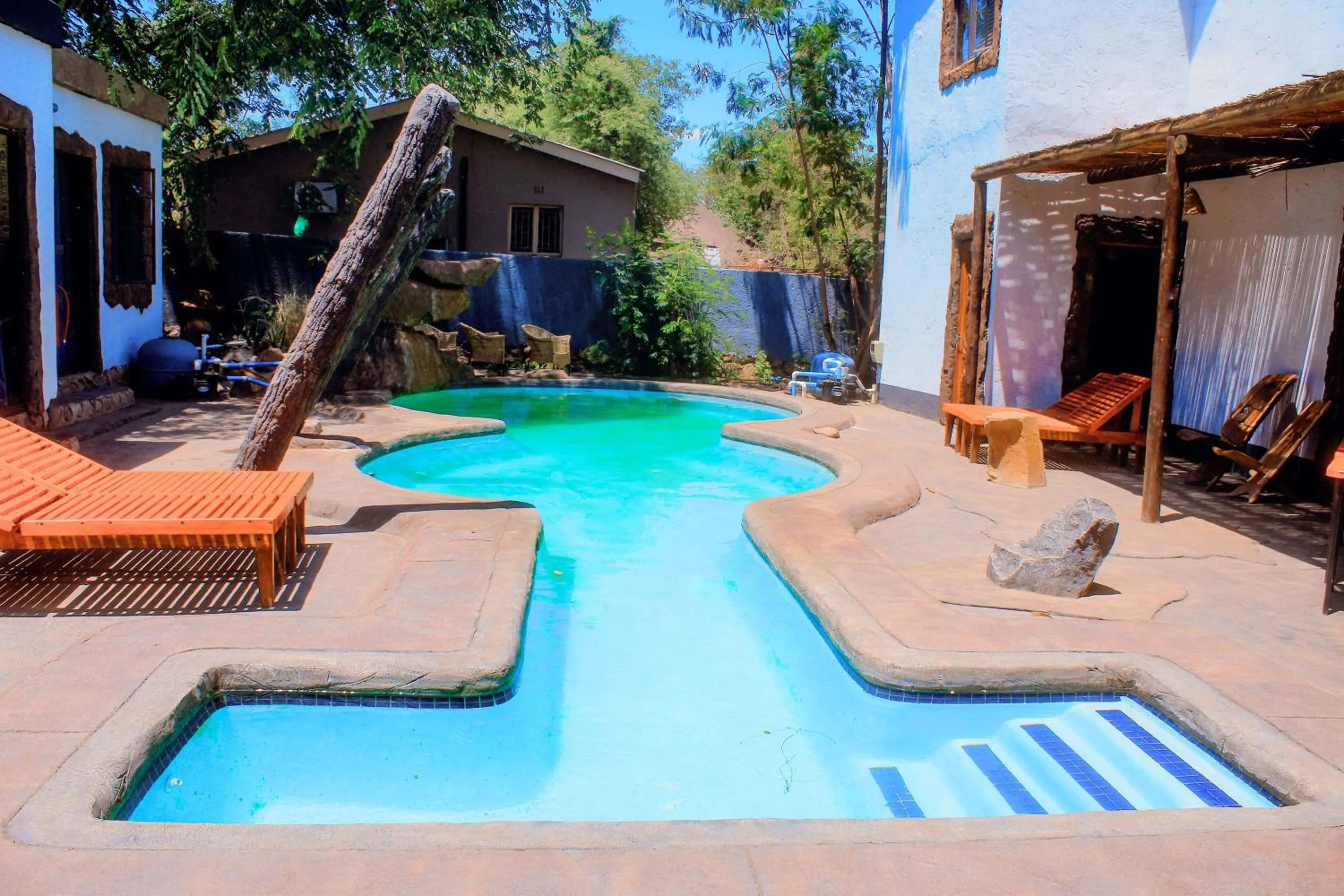 Pool view in Rustiek Hotel