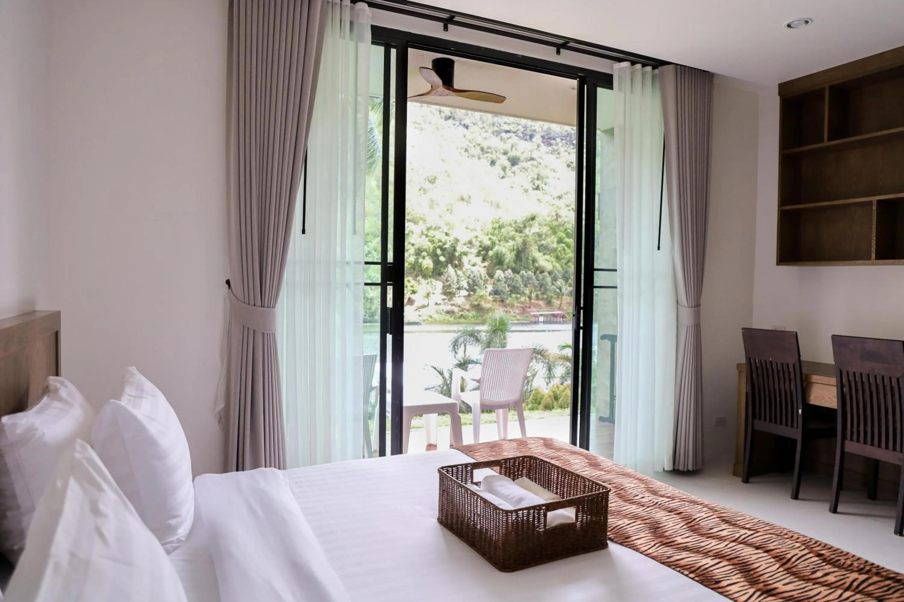 Bedroom, Bed in Tiger House River Kwai