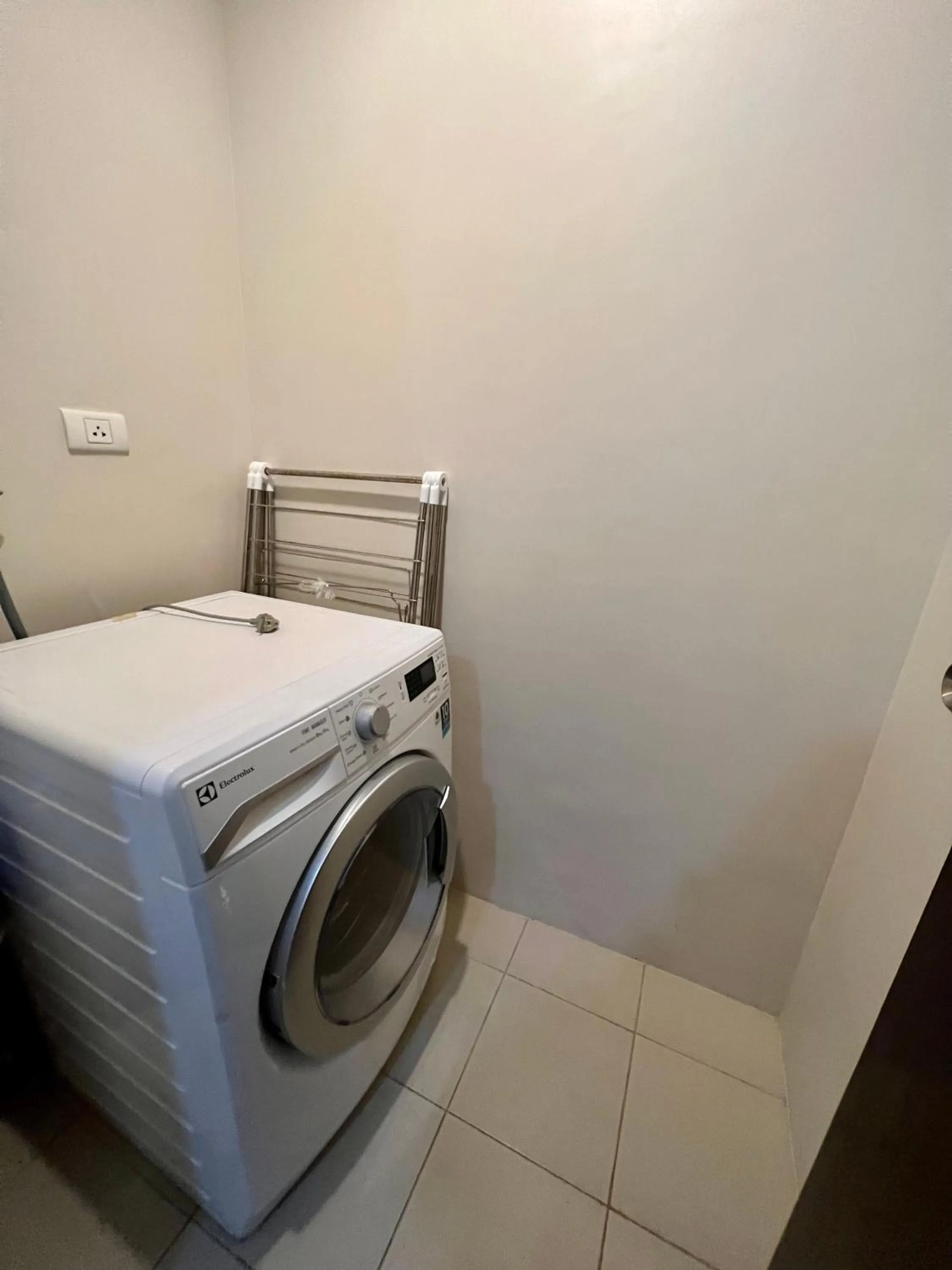 Photo of the whole room in Mactan Newtown A by Isla Stays