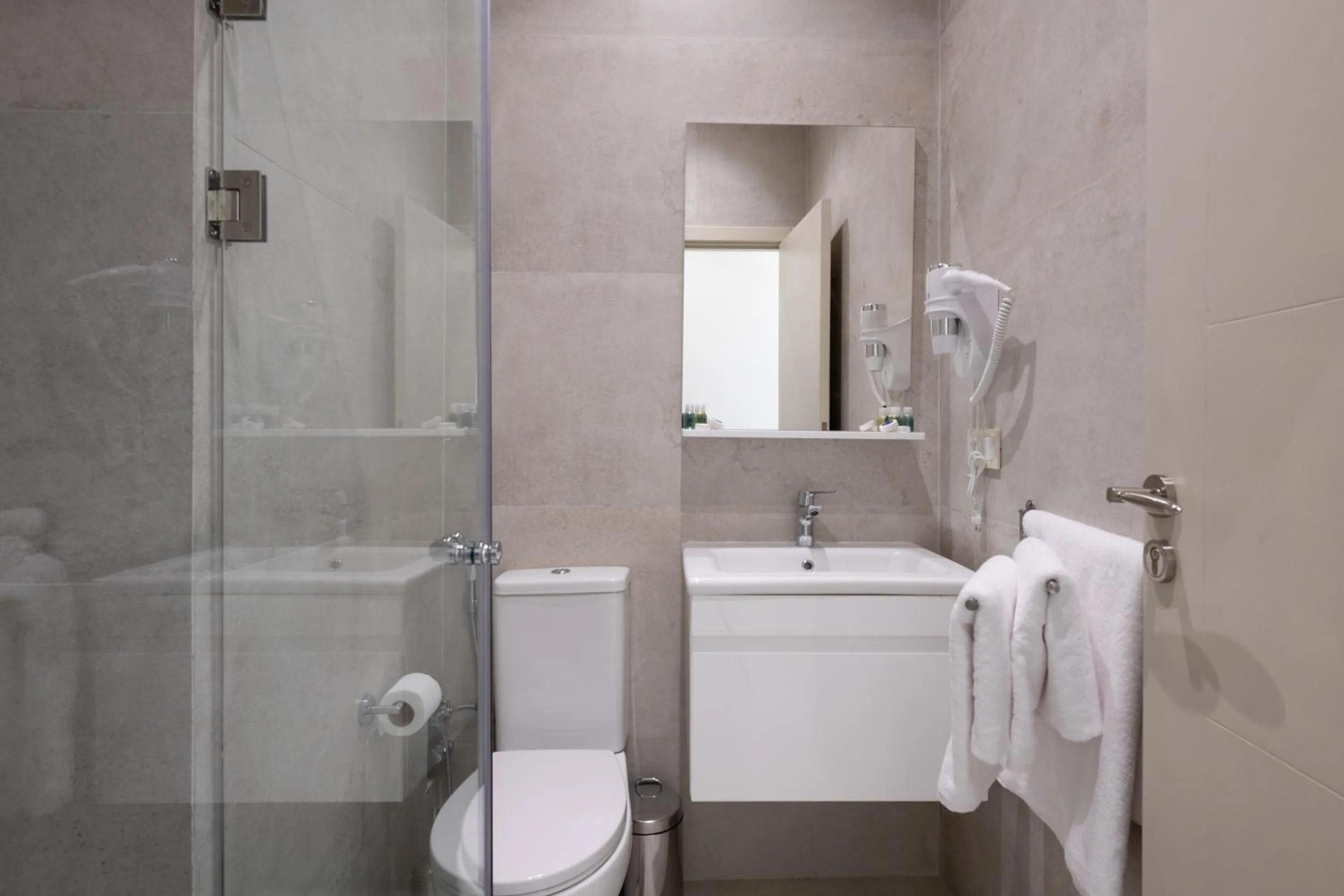 Shower in Hotel El Toro Tanger