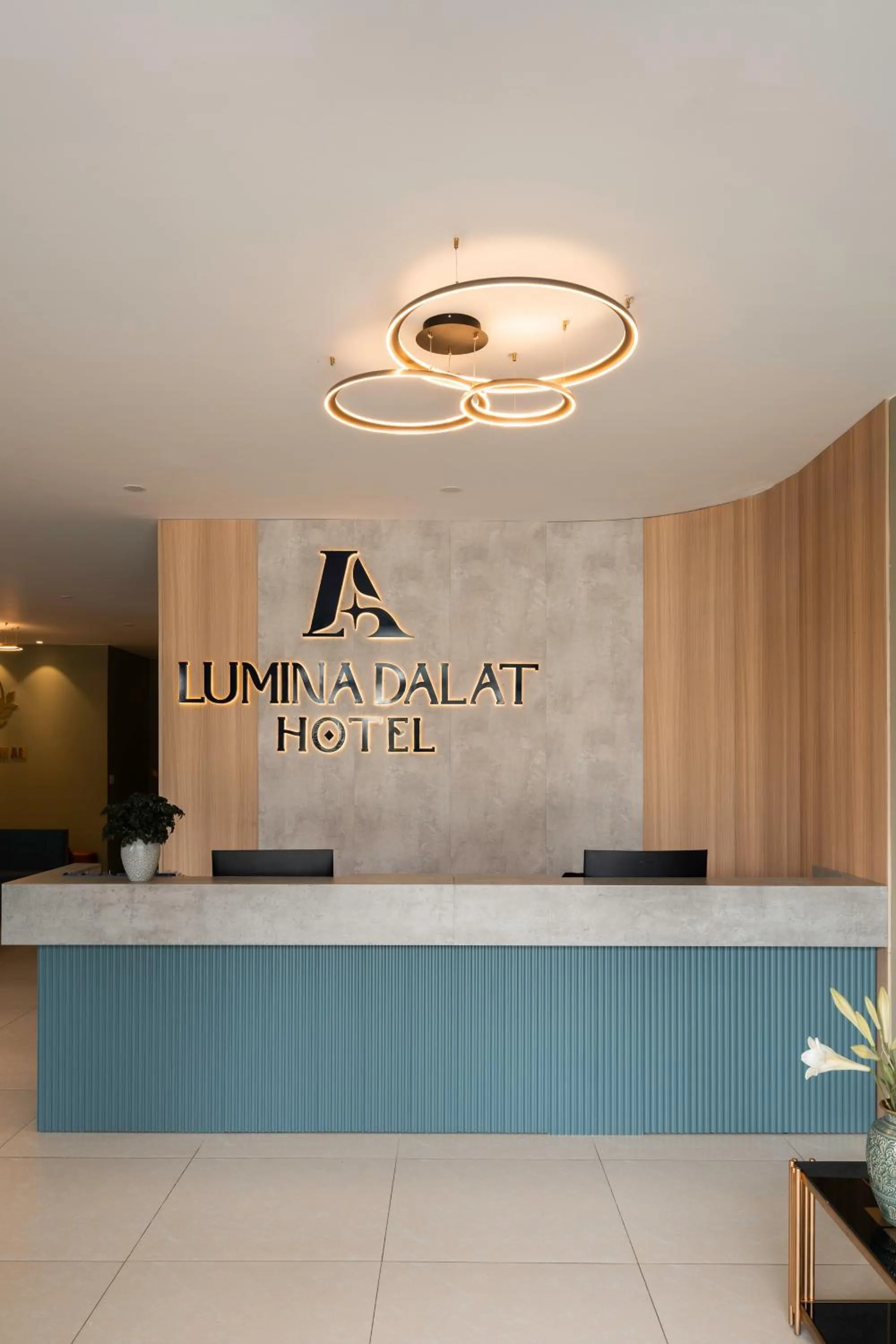 concierge in Lumina Hotel Da Lat Central