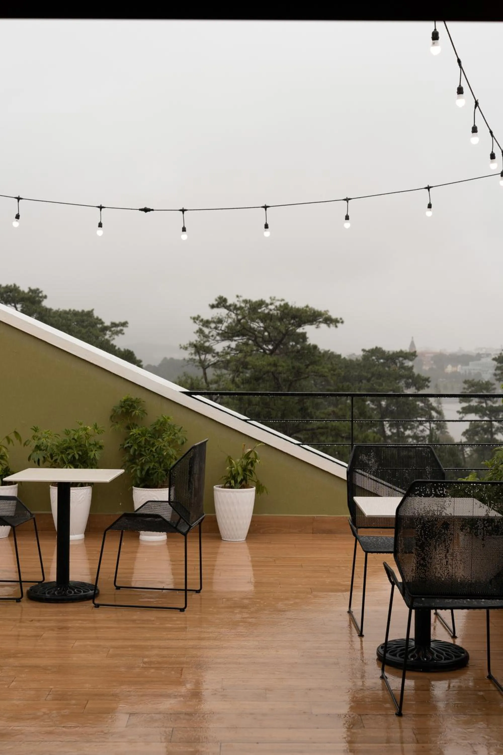 Restaurant/places to eat in Lumina Hotel Da Lat Central