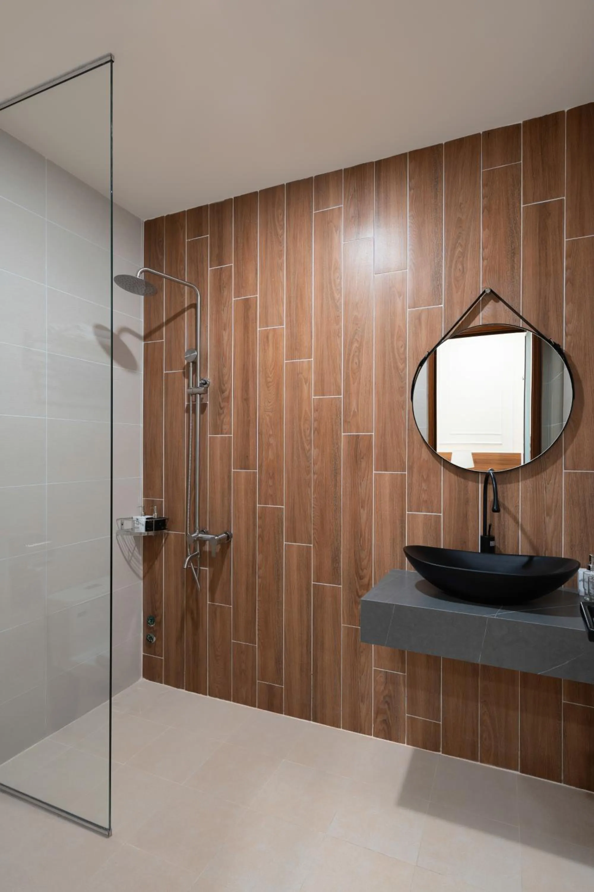 Shower in Lumina Hotel Da Lat Central