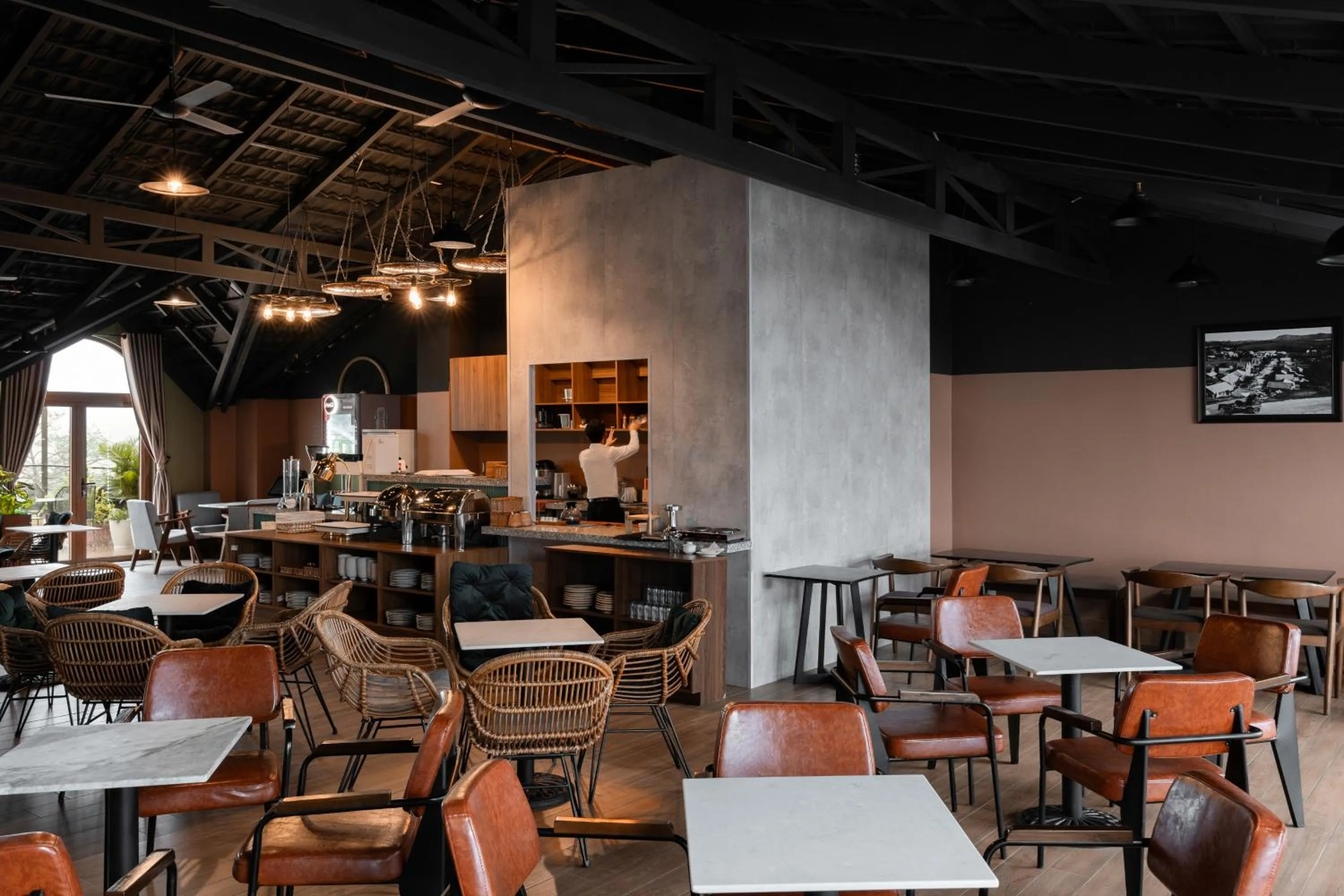 Restaurant/places to eat in Lumina Hotel Da Lat Central