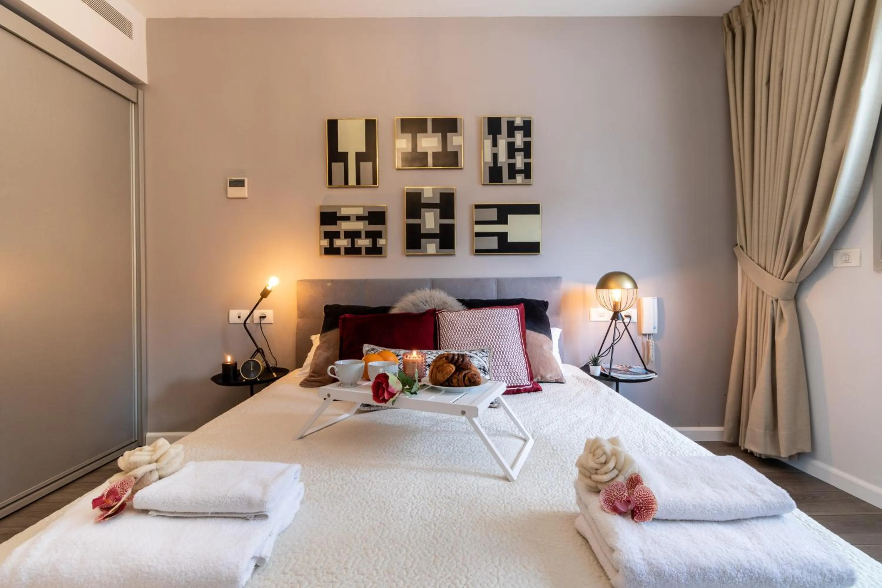 Bed in King David Residence - Isrentals