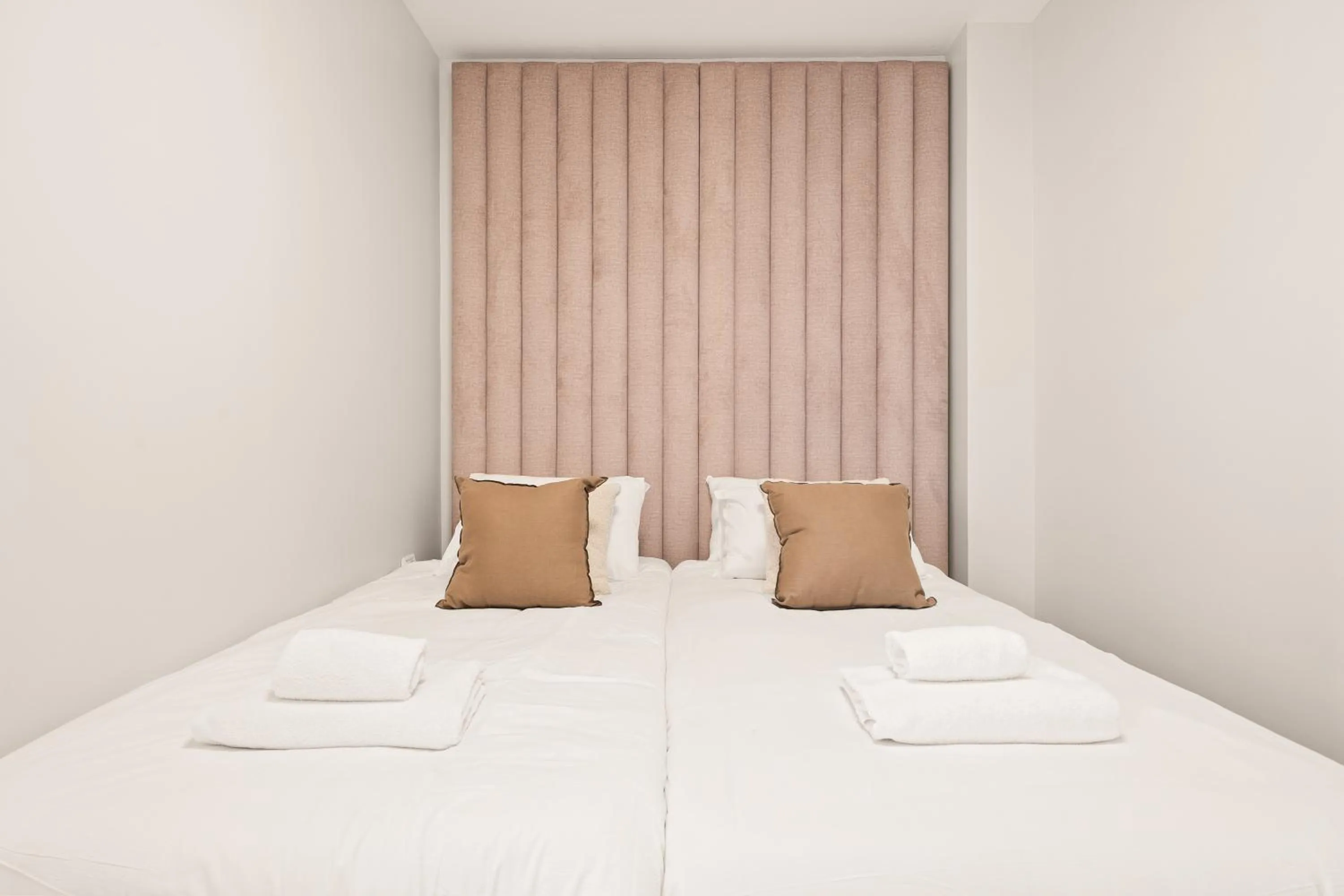 Bed in King David Residence - Isrentals